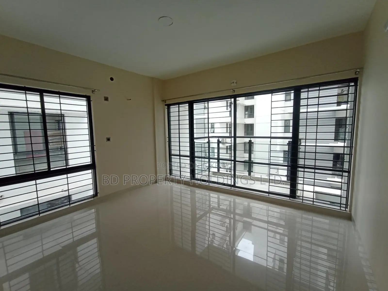 2500 SFT Luxurious Brand New Ready Flat for Rent in Uttara in Basundhara