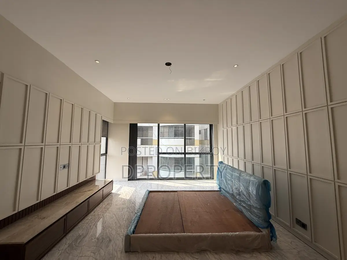 5200 Sft Luxurious Semi-Furnished South-East Facing Flat for Rent (4th Floor) in Baridhara