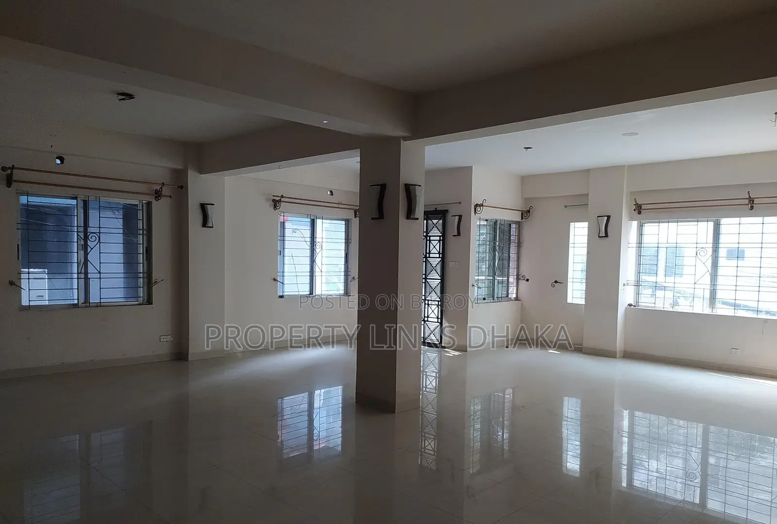Unfurnished flat for Rent in office Gulshan in Gulshan