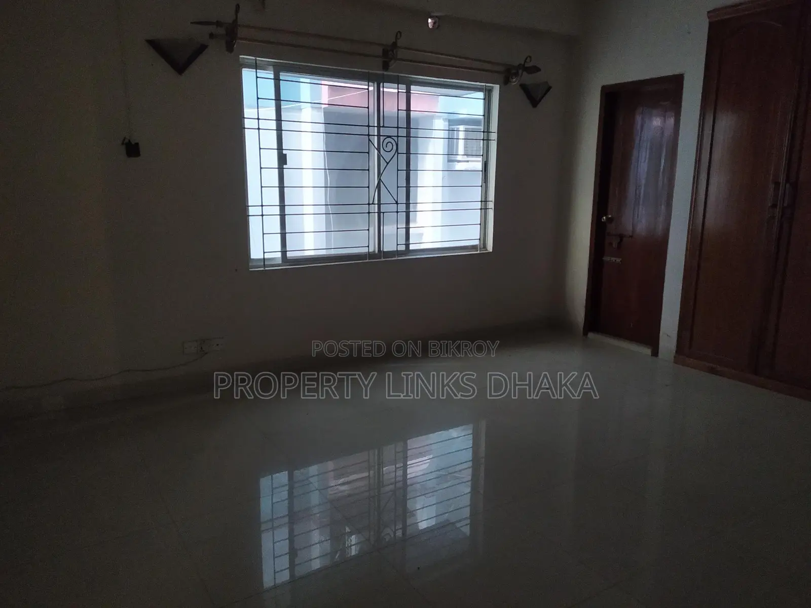 Unfurnished flat for Rent in office Gulshan in Gulshan