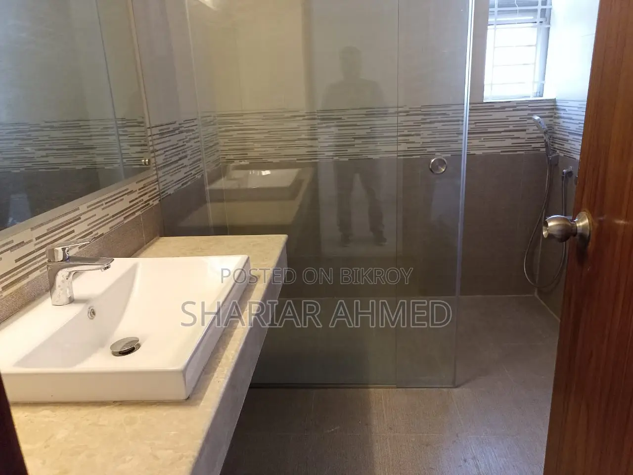 Unfurnished 3-bed 2650 Sqft Apartment Rent @ Gulshan in Gulshan