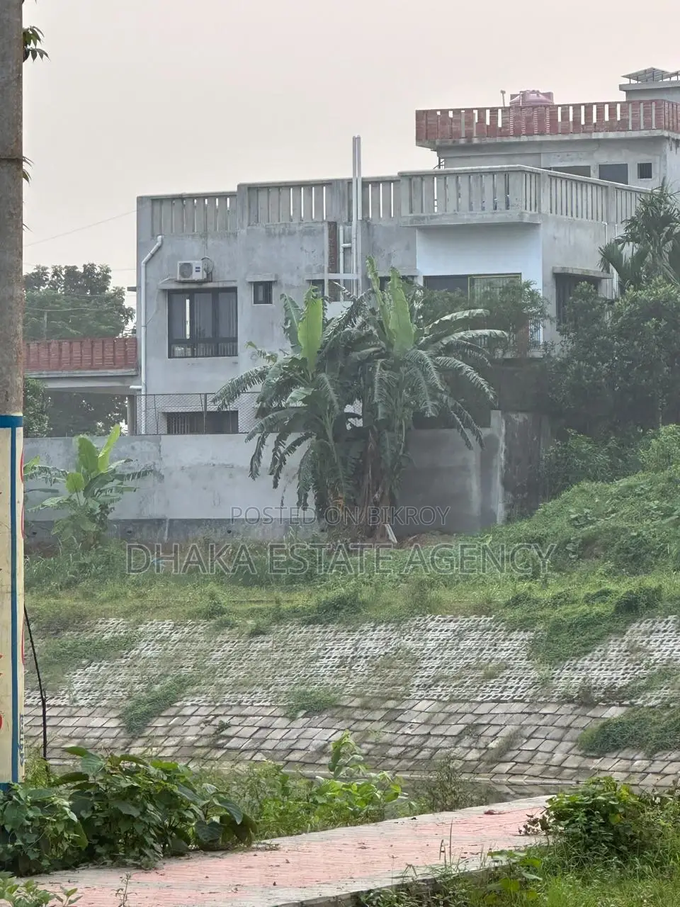 Gulshan Banani Lake Side Land for Sale in Gulshan