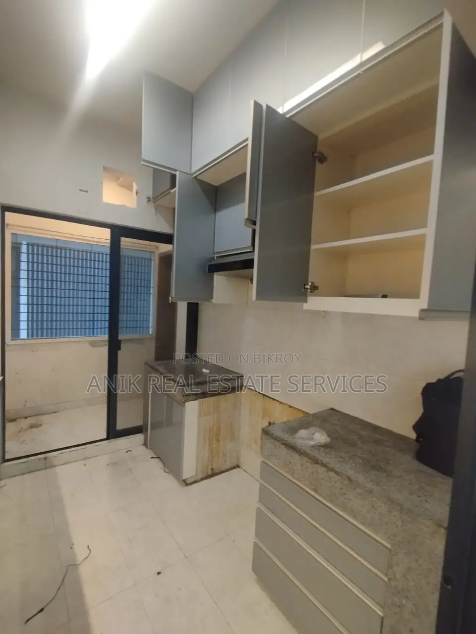Good Quality 3 Bedroom Un Farnised Flat Rent In Gulshan in Gulshan