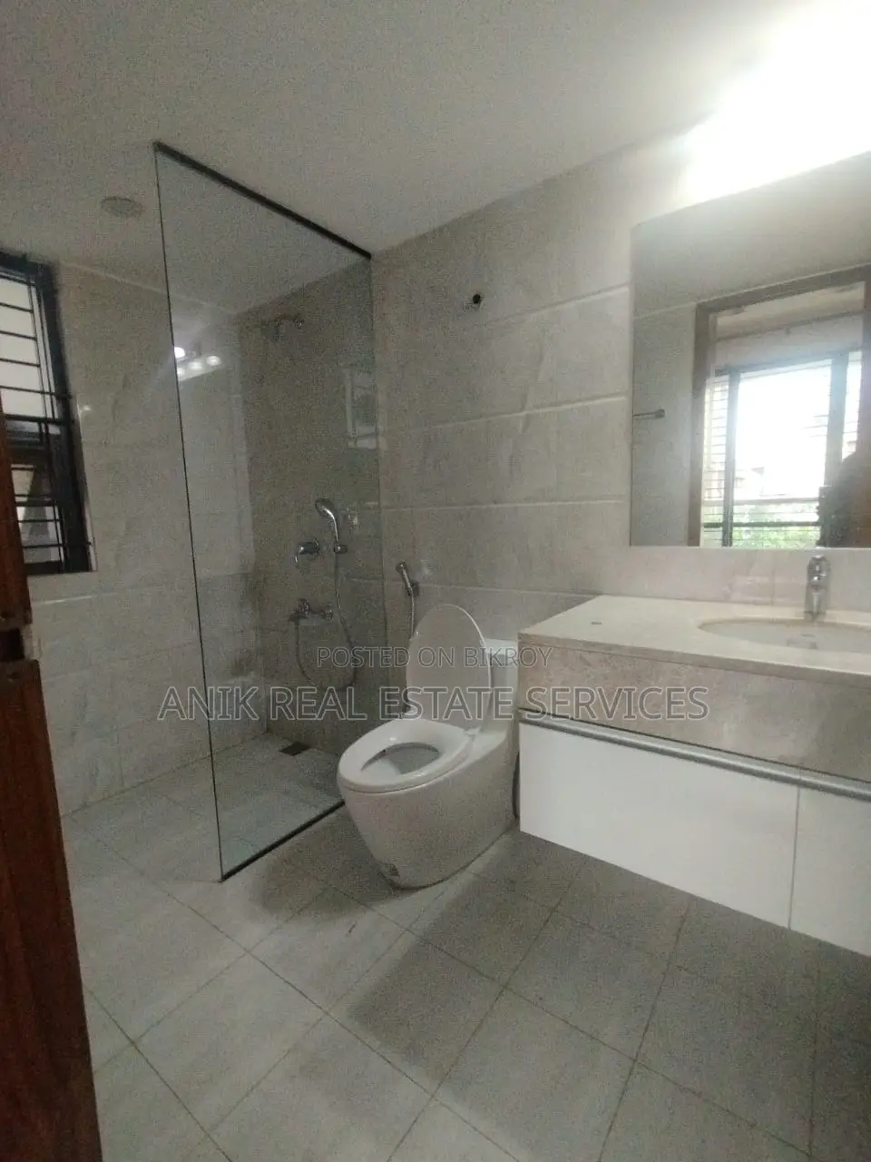 Good Quality 3 Bedroom Un Farnised Flat Rent In Gulshan in Gulshan
