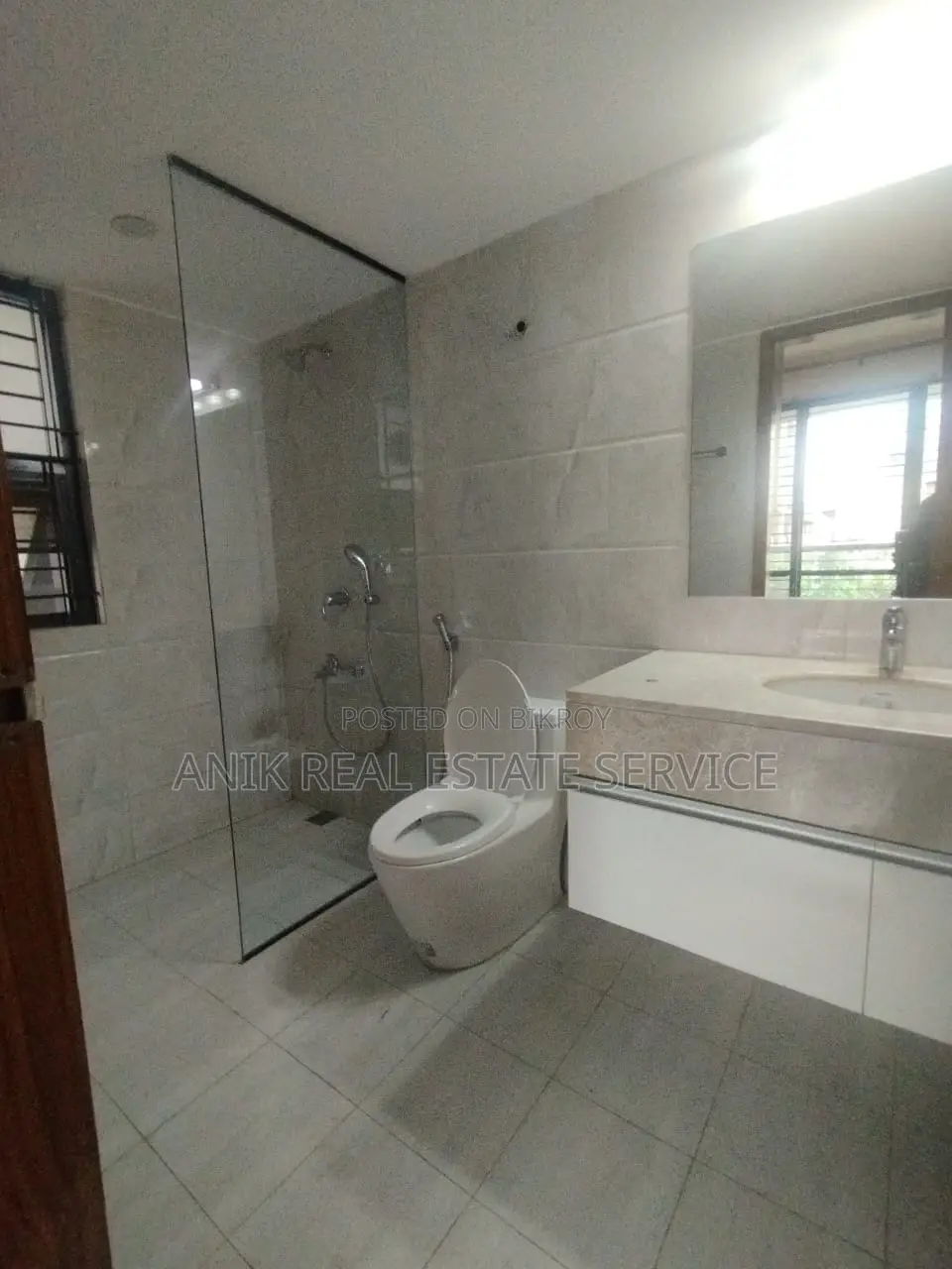 Good Quality 3 Bedroom Un Farnised Flat Rent In Gulshan in Gulshan