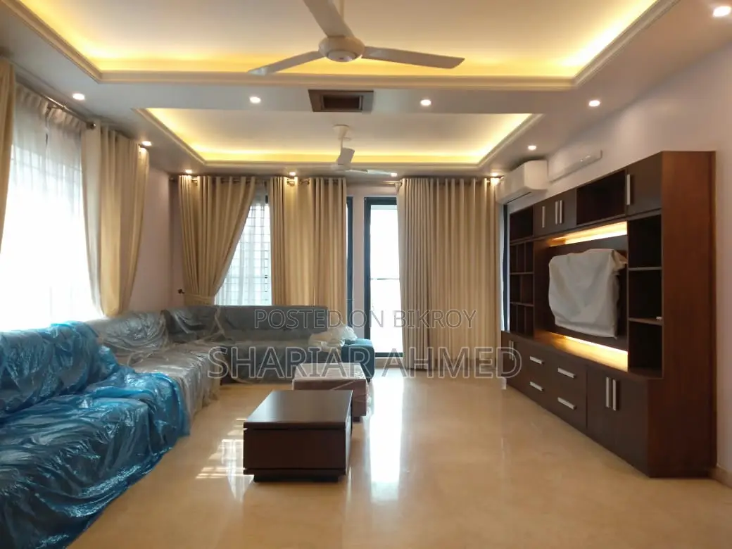 Fully Furnished Lake View Apartment Available For Rent In Gulshan 2 in Gulshan