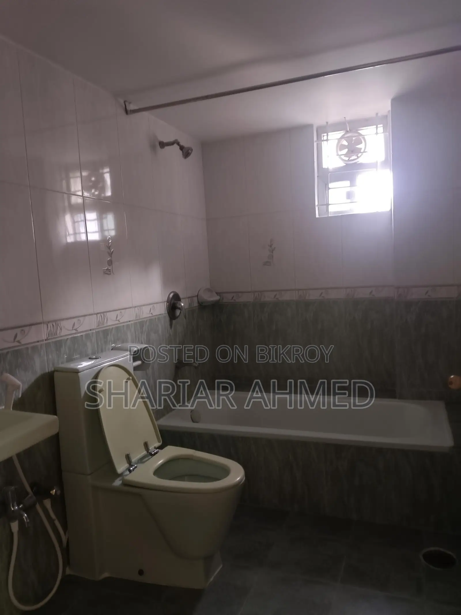 Good Quality 3000 Sqft 4 Bed Un-Furnished Flat For Rent In Gulshan 1 in Gulshan