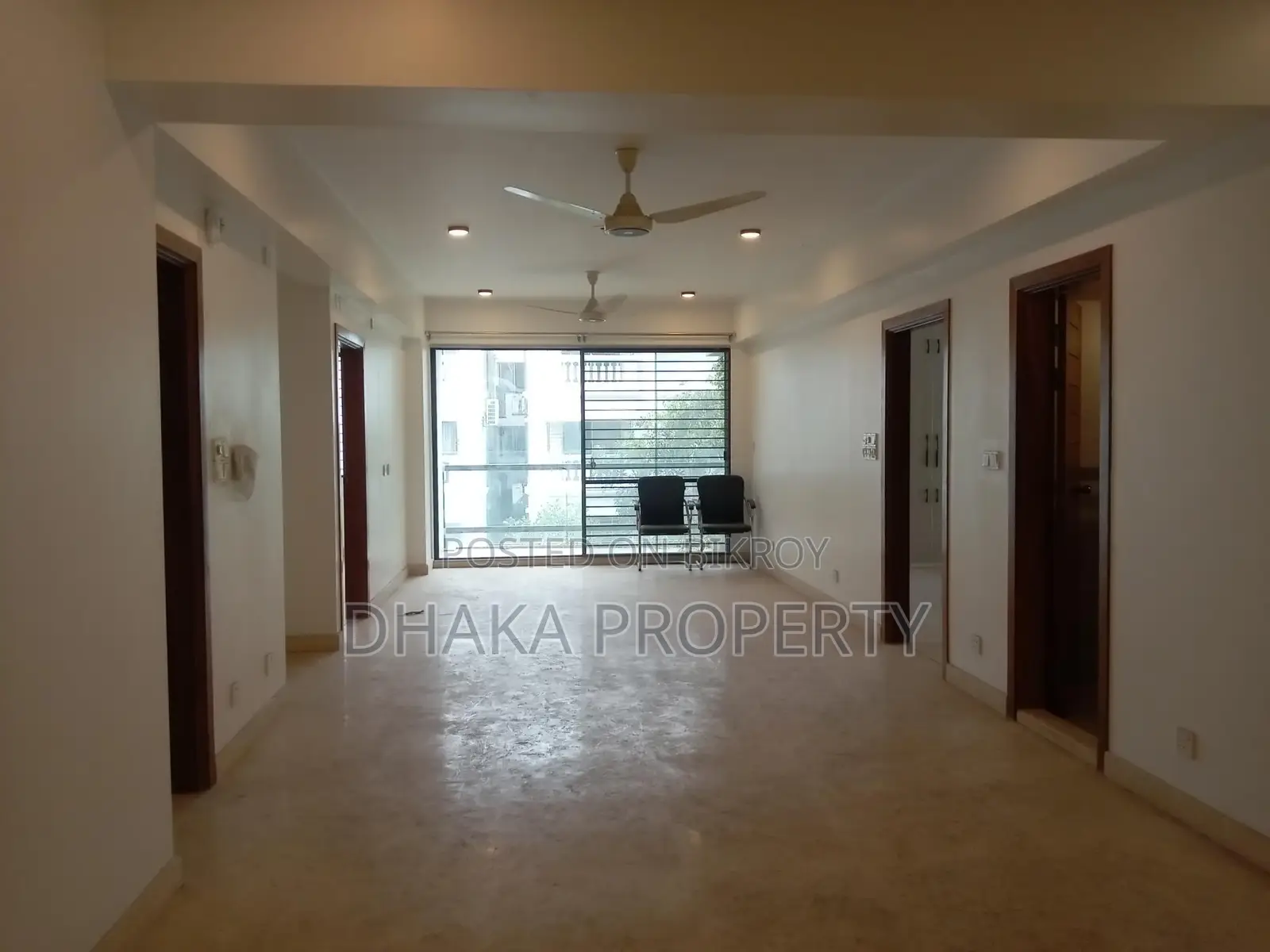 Semi-Furnished Luxurious Apartment Rent in Banani in Banani