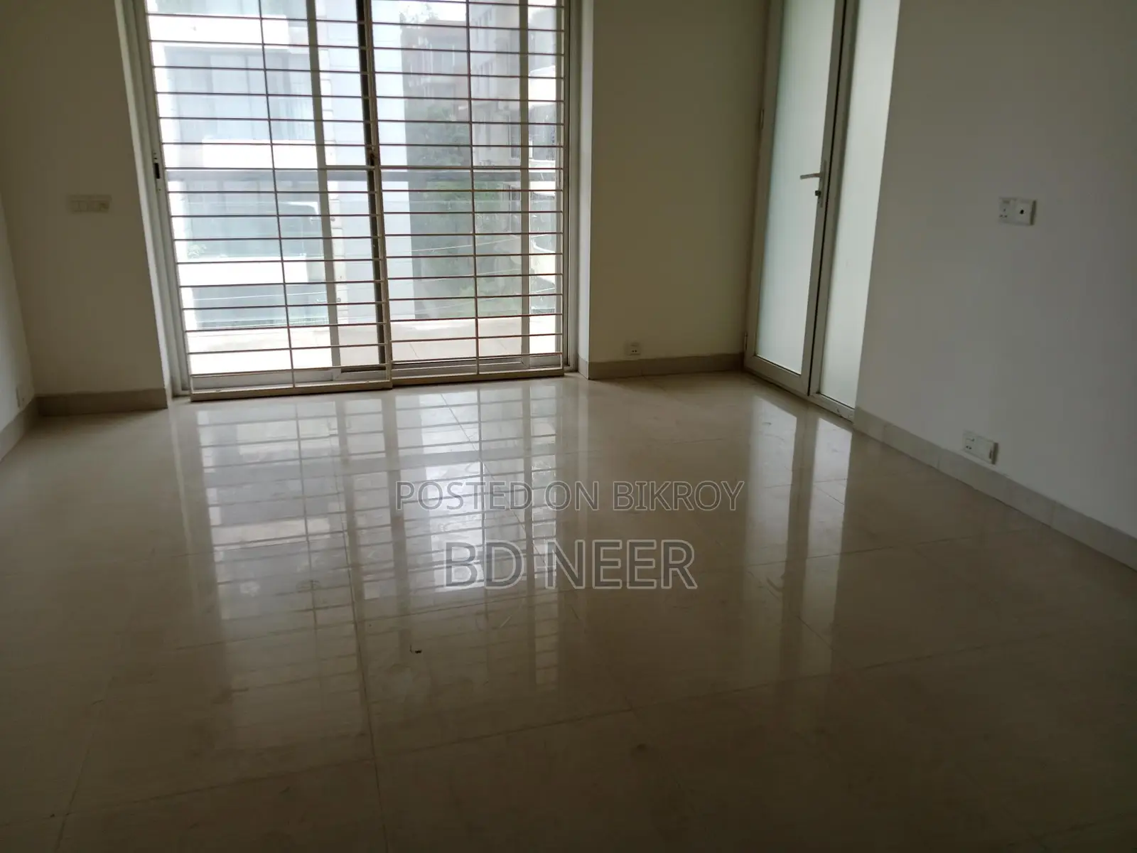 lake view 4 Bed room apt rent in Gulshan 2 North side in Gulshan