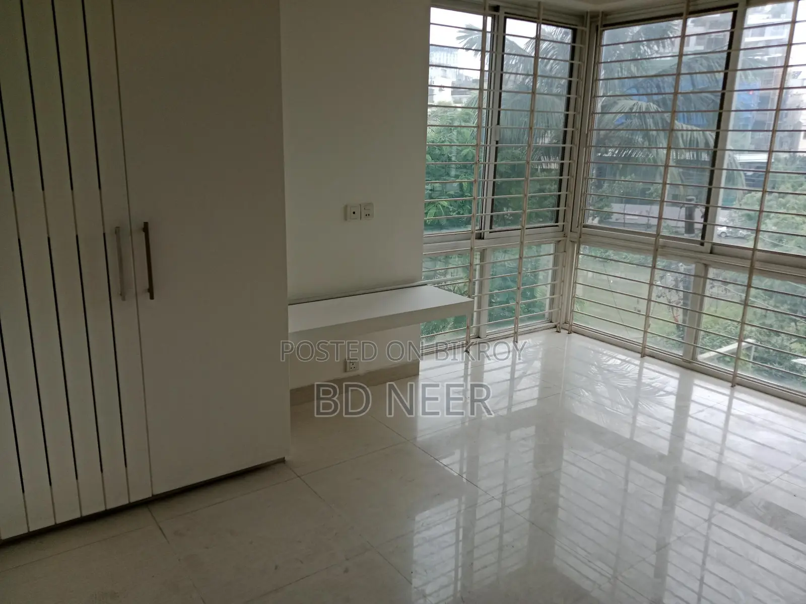 lake view 4 Bed room apt rent in Gulshan 2 North side in Gulshan