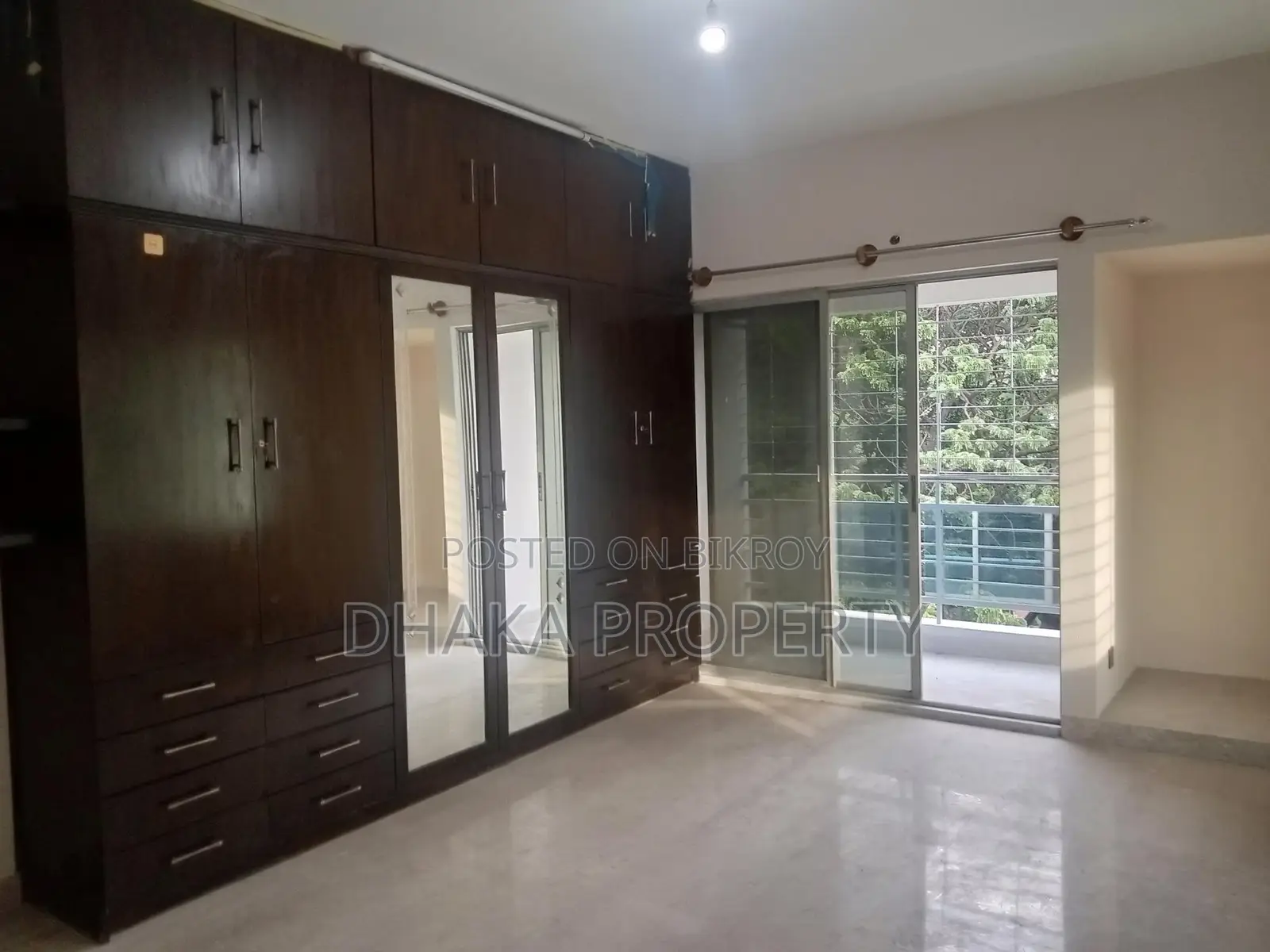 4-Bedrooms Exclusive Apartment Rent in Gulshan -2 in Gulshan