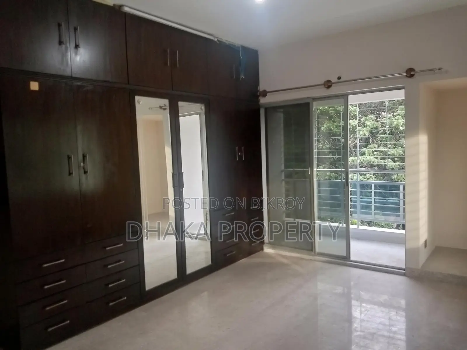 4-Bedrooms Exclusive Apartment Rent in Gulshan -2 in Gulshan