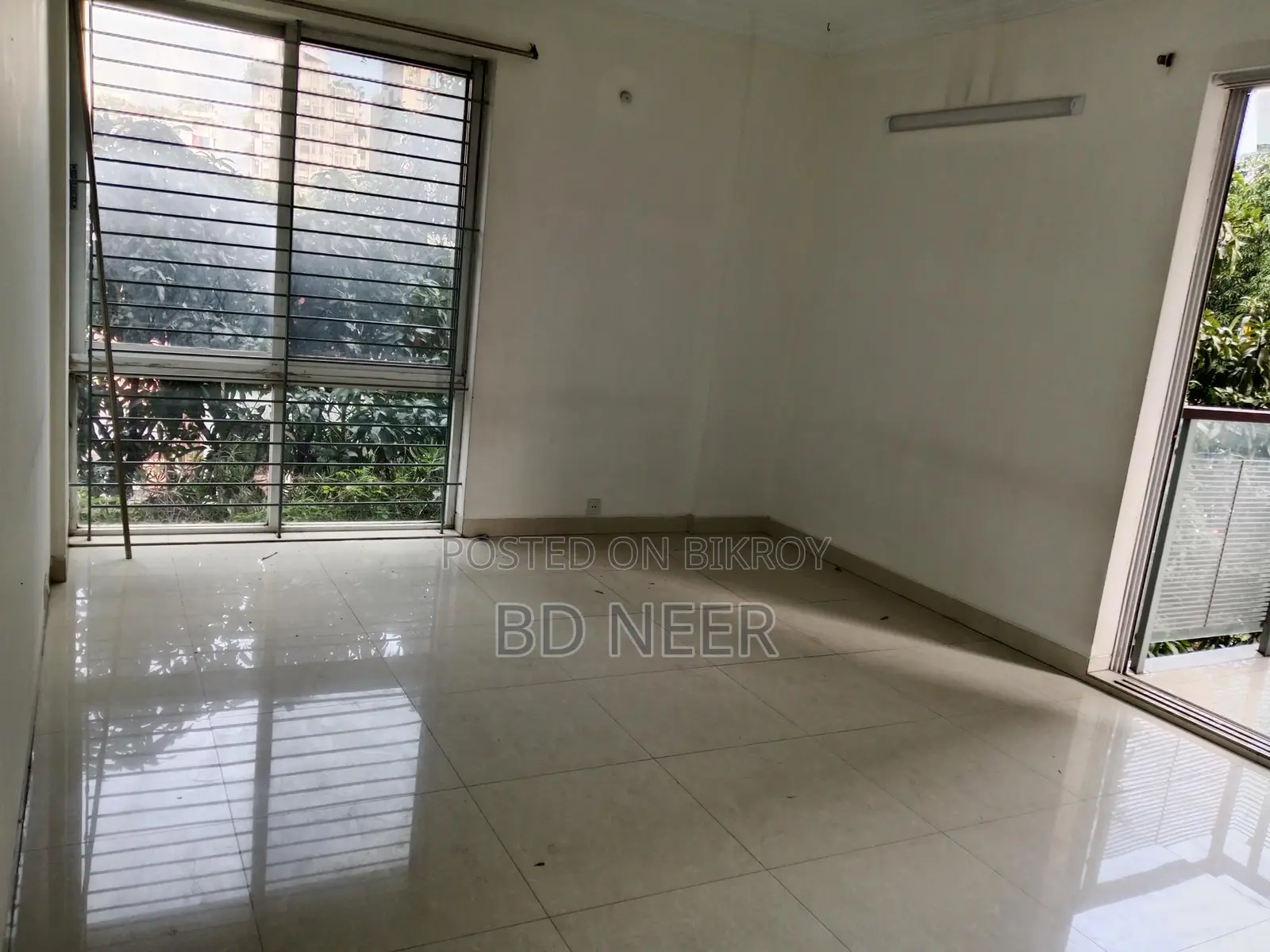 nice looking 2800 sft 4 Bed room apt available in banani North in Banani