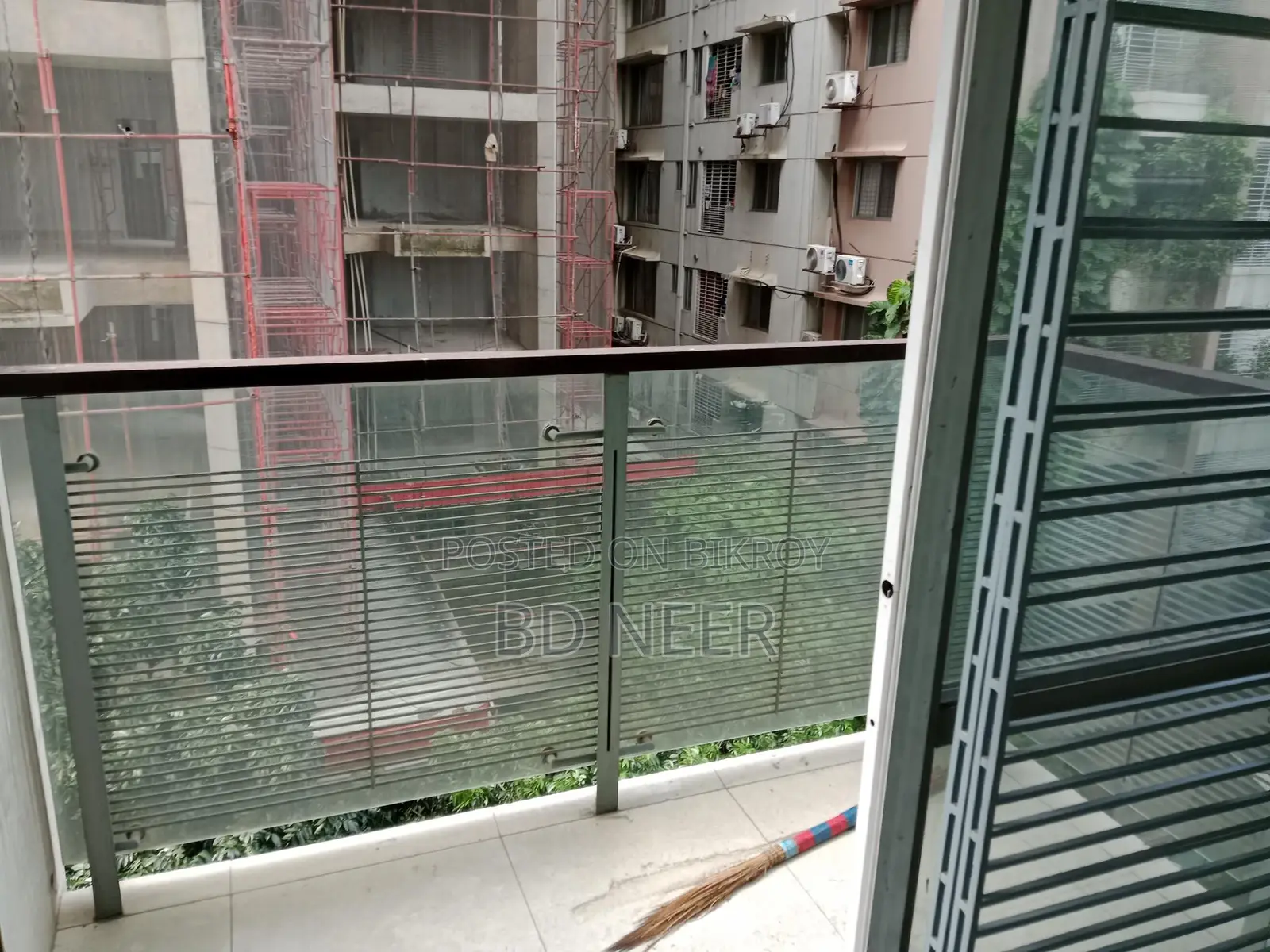 nice looking 2800 sft 4 Bed room apt available in banani North in Banani