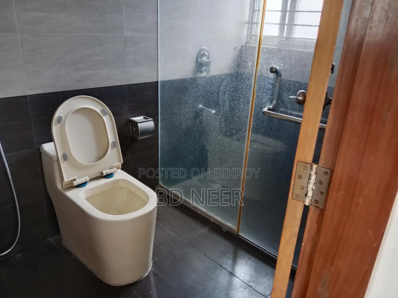 nice looking 2800 sft 4 Bed room apt available in banani North in Banani