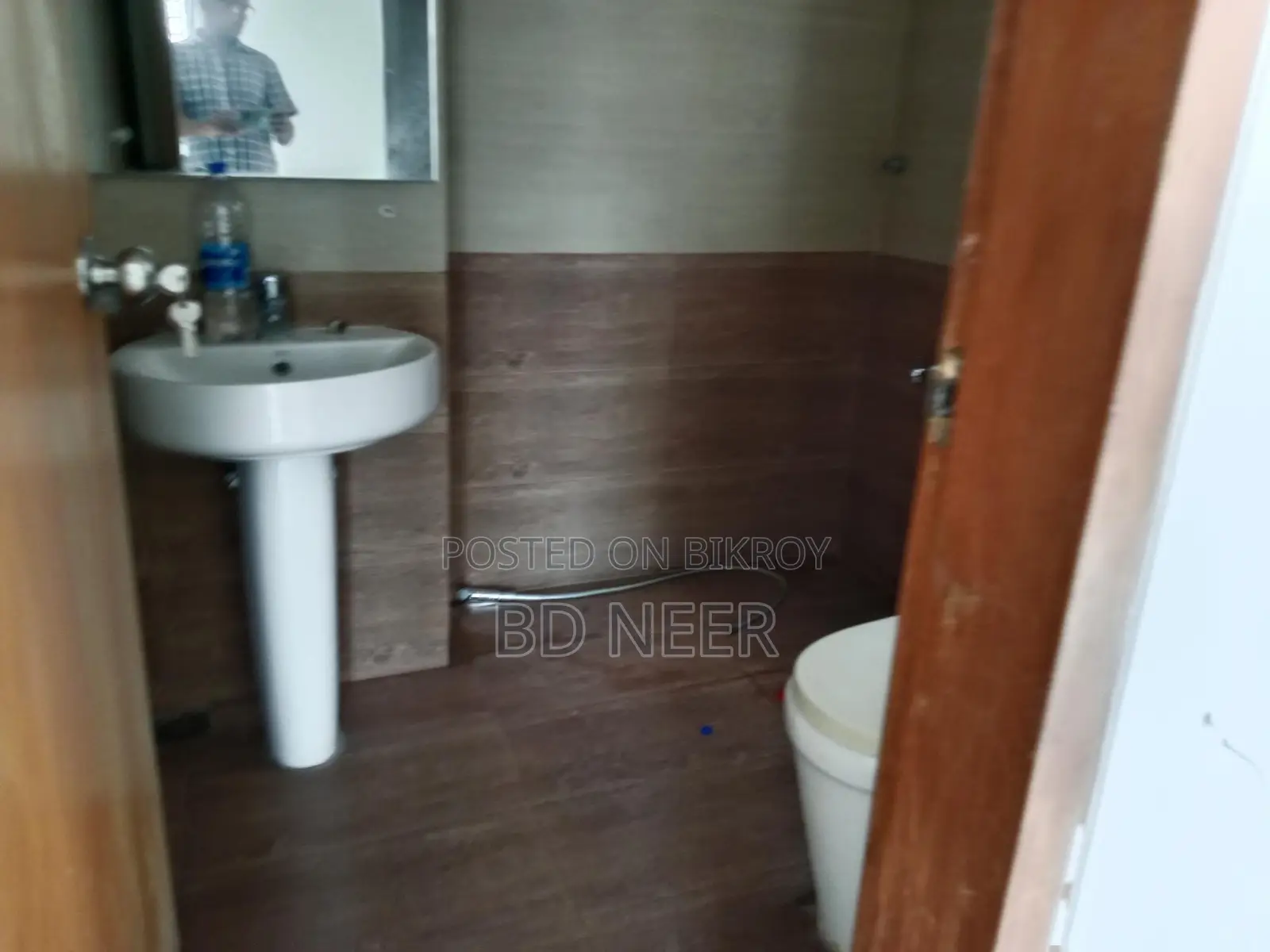 nice looking 2800 sft 4 Bed room apt available in banani North in Banani