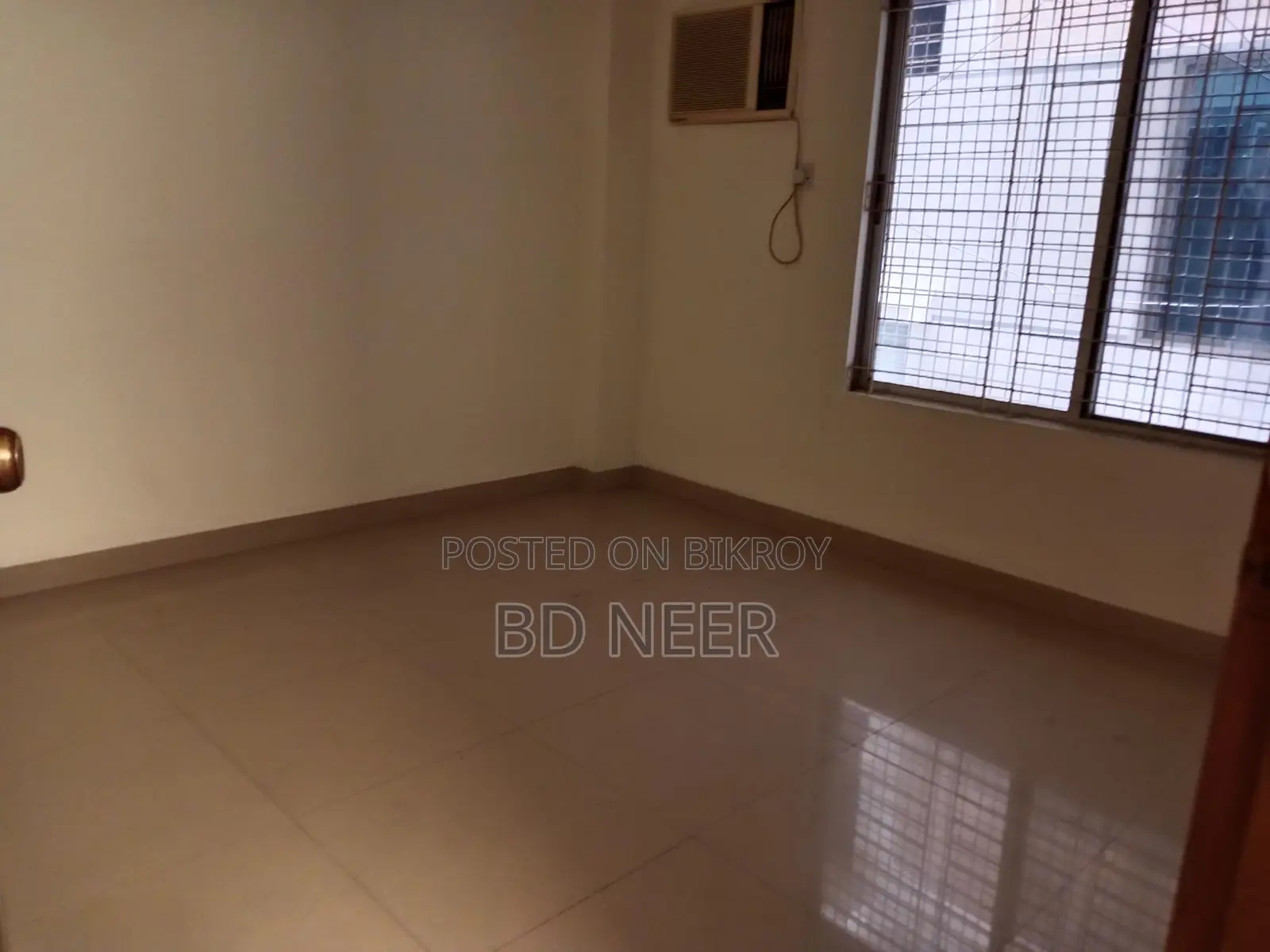 nice looking unfurnish 3 Bed room apt rent in banani North in Banani