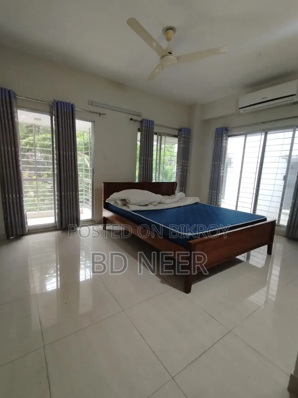 Pretty Looking 2550 Sft 3 Bed Room Apt Rent in Banani North in Banani