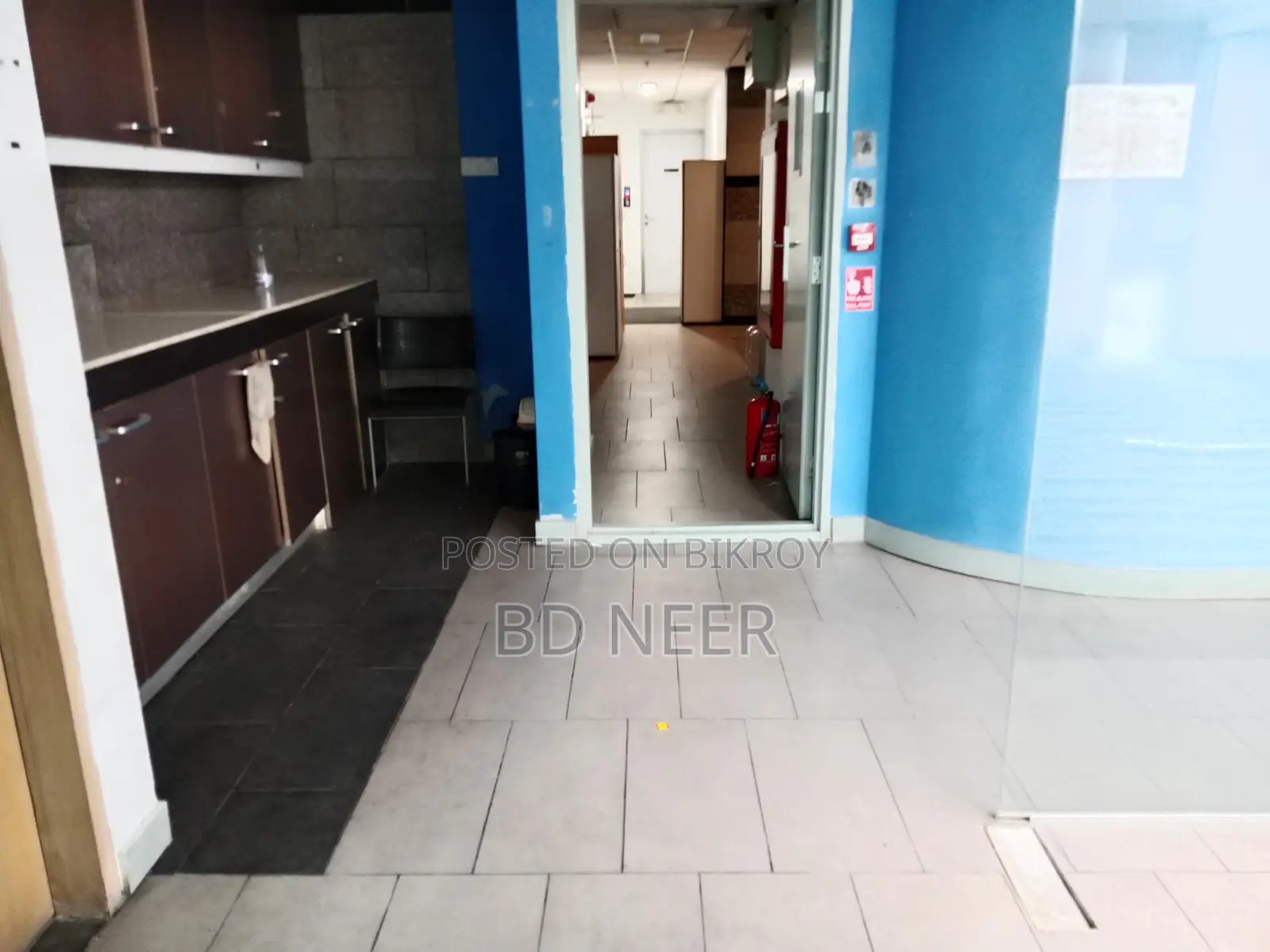 full commercial semi furnish 2400 sft office space available in Gulshan in Gulshan