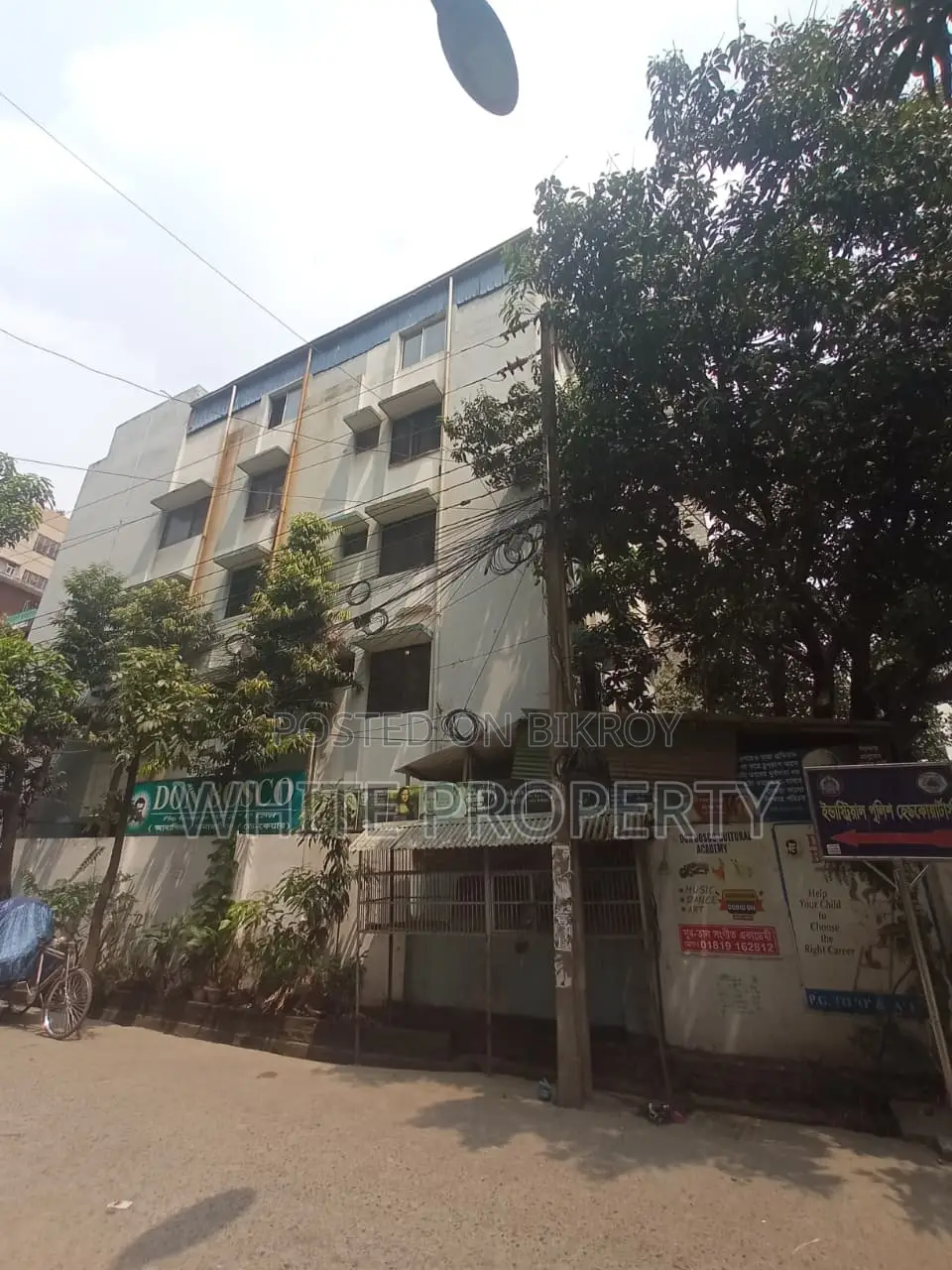 Corner plot With House Sale Uttara Sector 4 in Gulshan