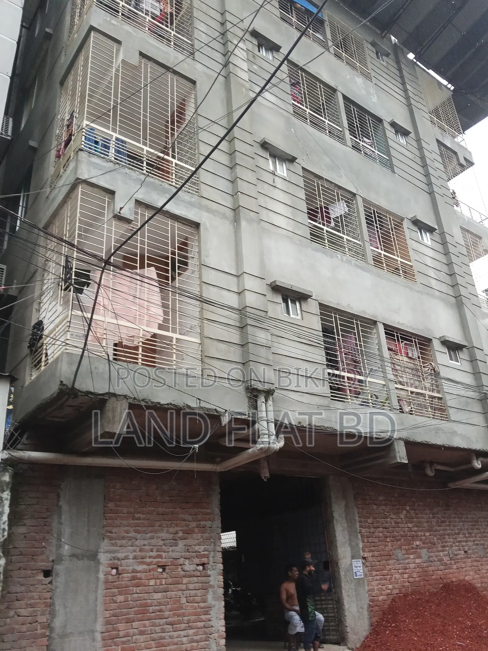 ON GOING FLAT FOR SALE @ 1050 SFT TOP FLOOR in Mohammadpur