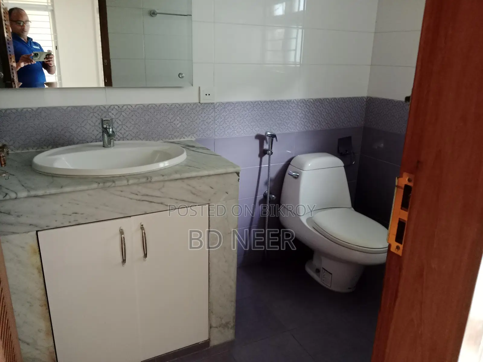 exclusive 3200 sft 3 Bed room apt available in Gulshan 2 in Gulshan