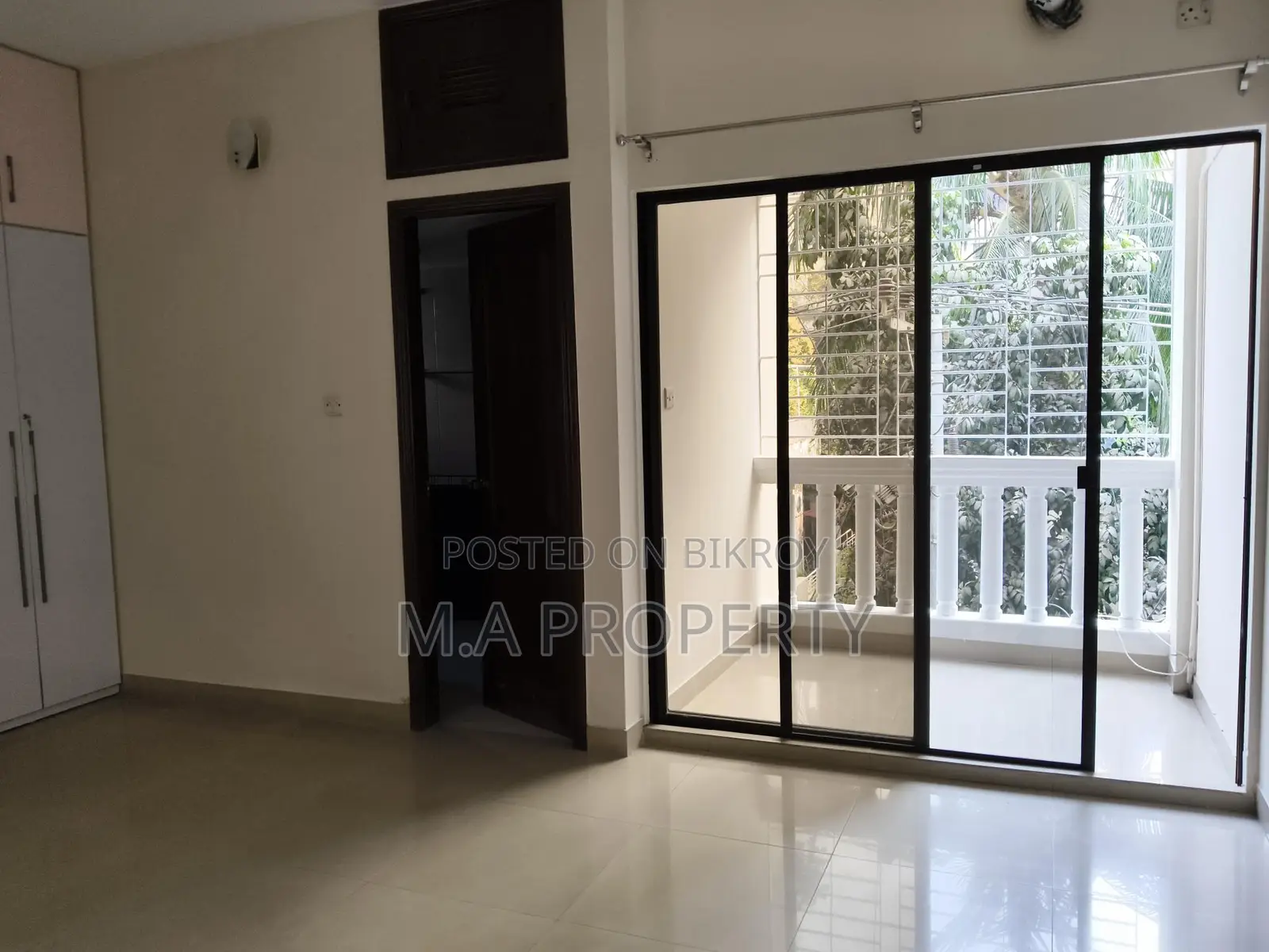 Rent Apartment 3-bedroom New Decorated in Gulshan