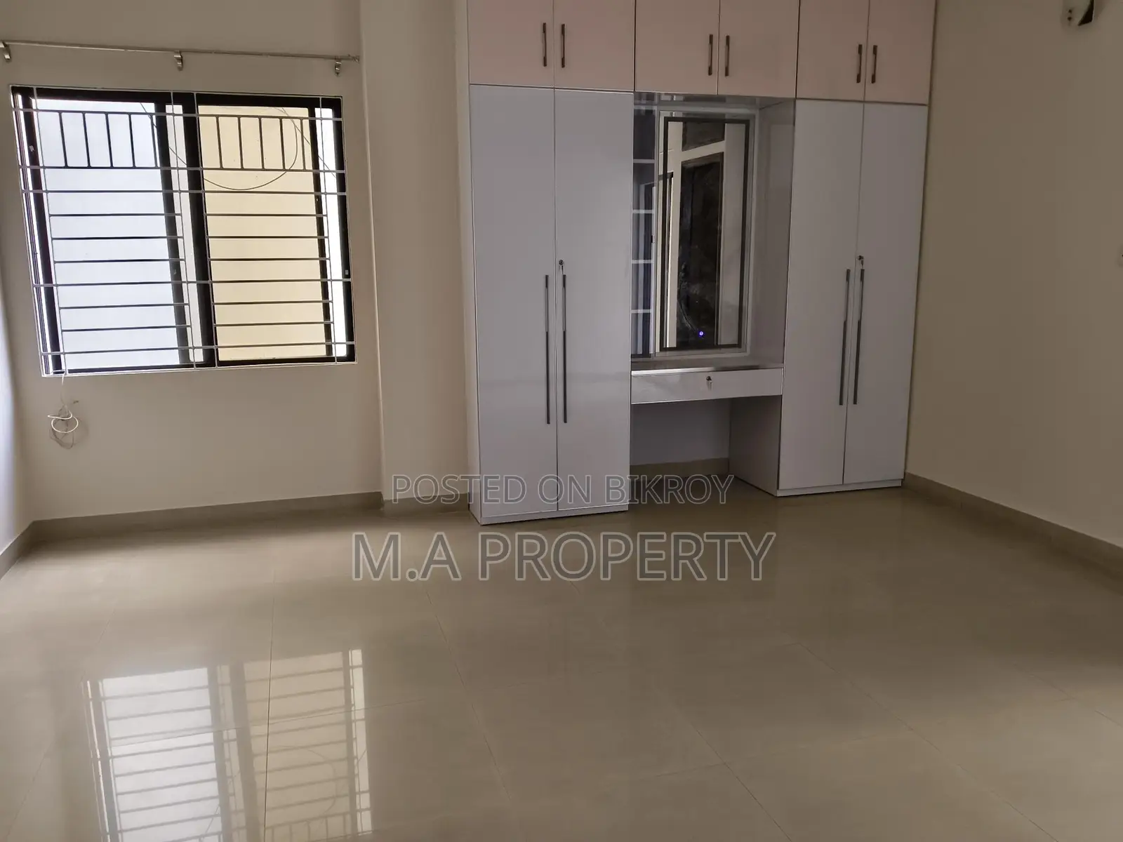 Rent Apartment 3-bedroom New Decorated in Gulshan