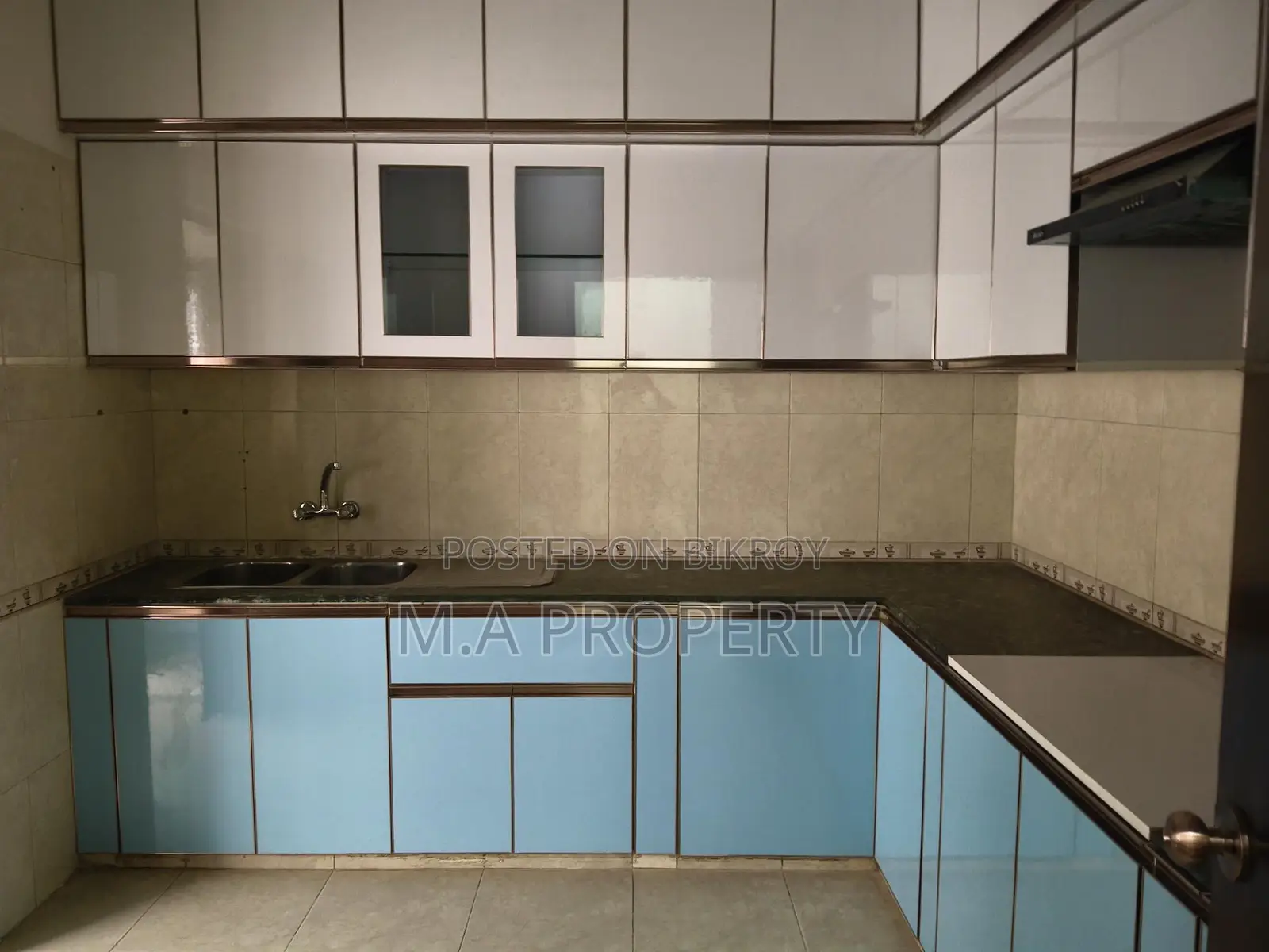 Rent Apartment 3-bedroom New Decorated in Gulshan