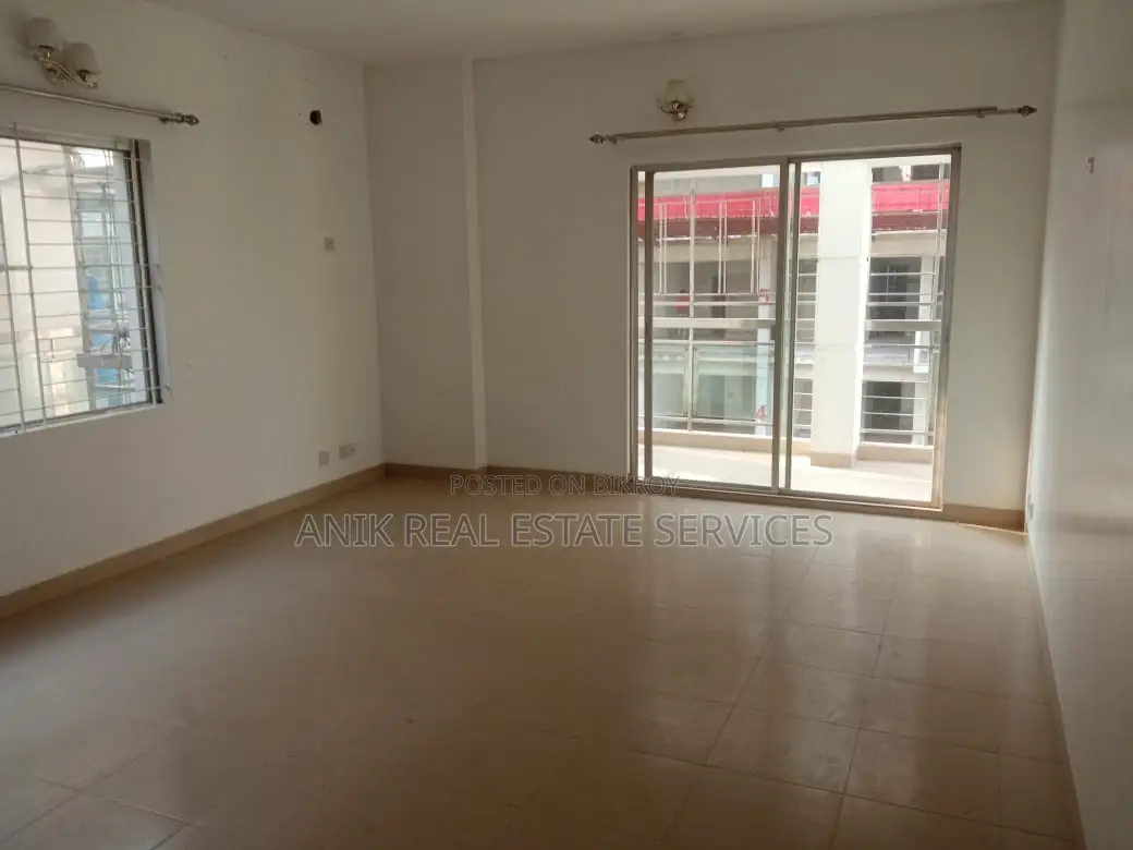 Very Good Unfurnish 3 Bedroom Apt Rent In Banani in Banani