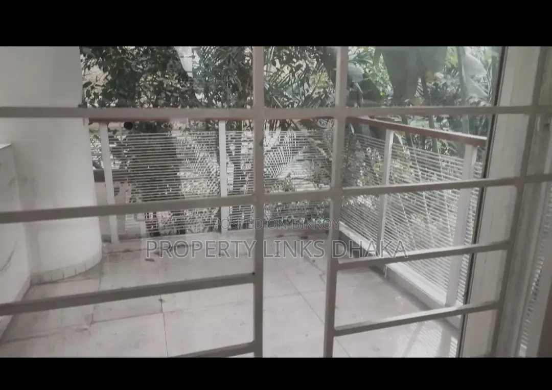 Baridhara Brand New Furnished Flat in Baridhara