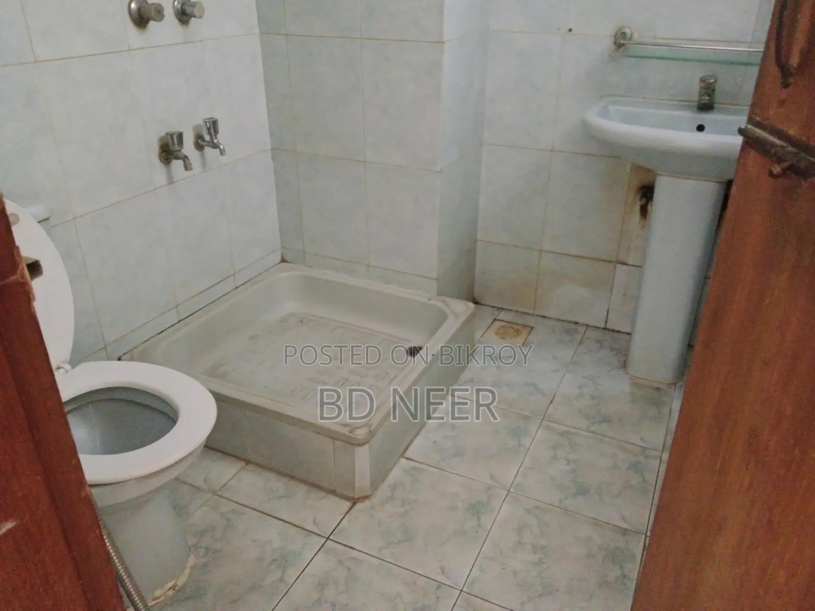 very nice 4 Bed room apt available in Gulshan in Gulshan