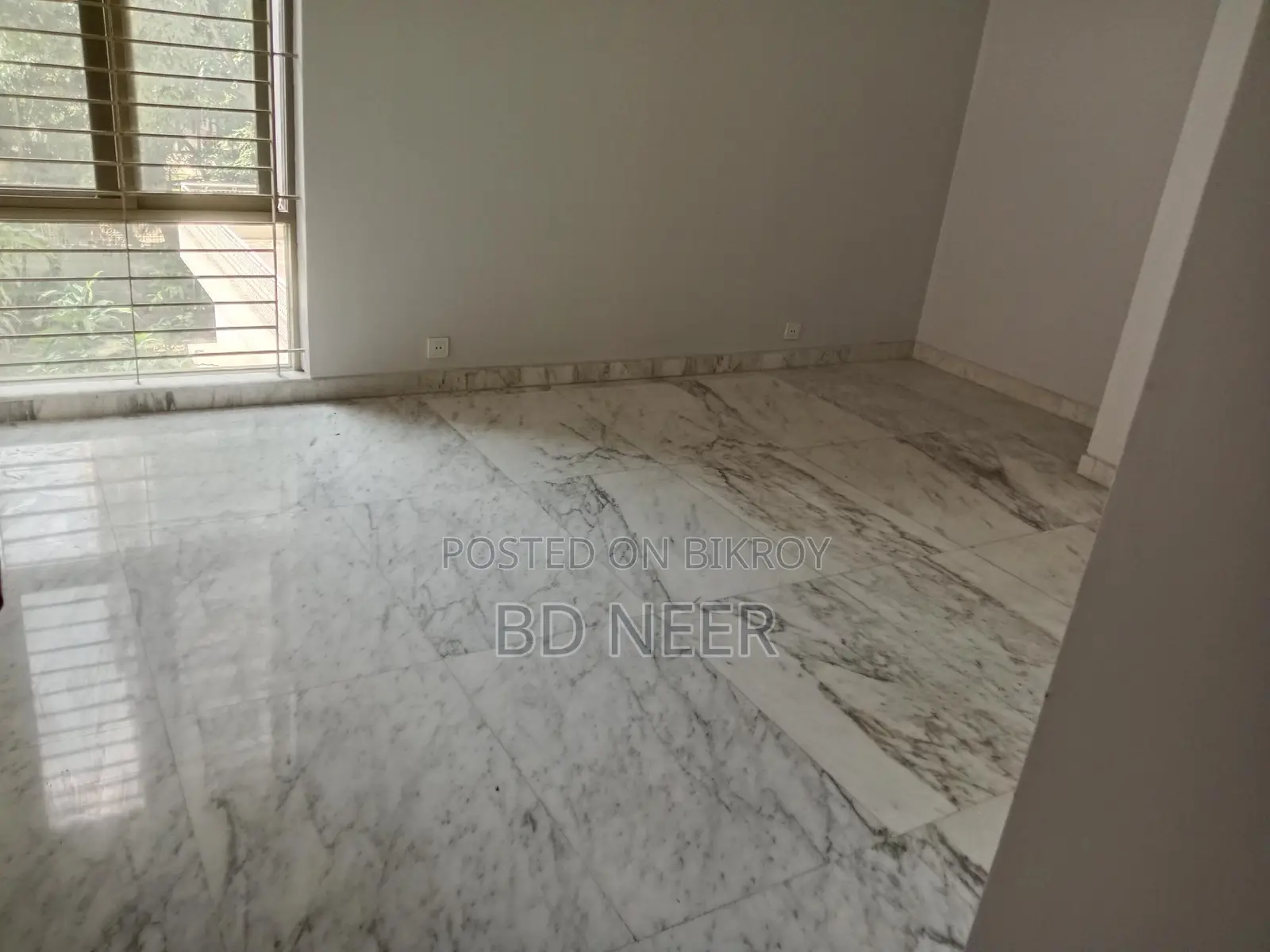 Nice looking 4-bedroom apartment available in Gulshan 2 North side in Gulshan