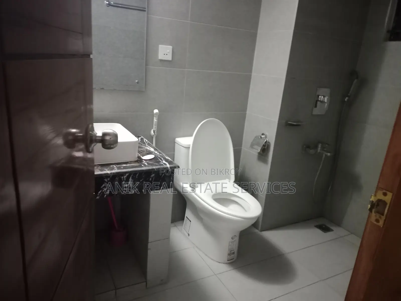 New Modern 3 Bedroom Un Farnised Flat Rent At Gulshan 1 in Gulshan