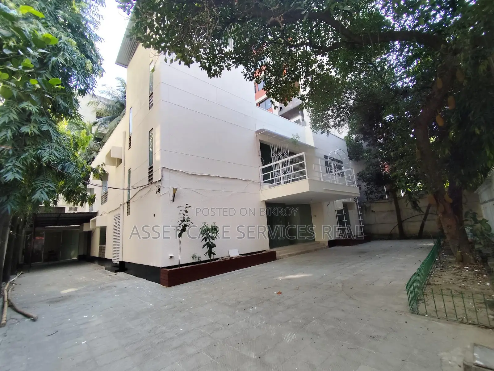 Independent House Office Rent Baridhara Diplomatic Zone in Baridhara