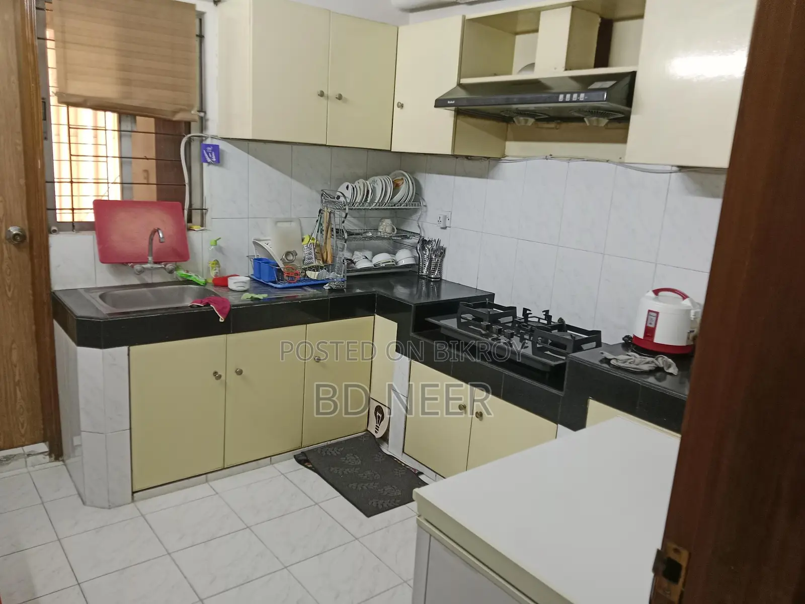 good looking fully furnish apt available in banani North in Banani