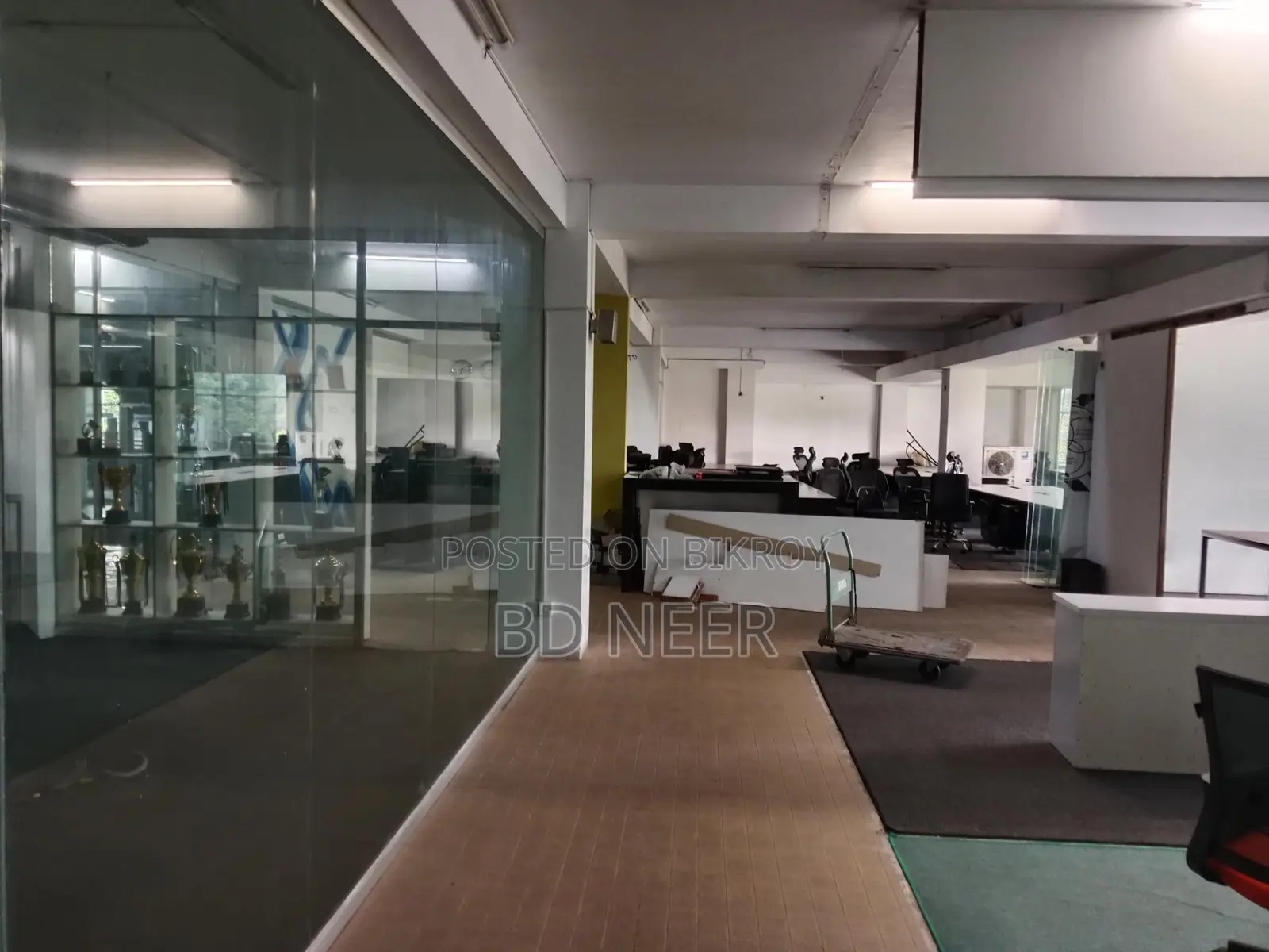 Fully commercial unfurnish 6000 sft office space available in banani 11 in Banani