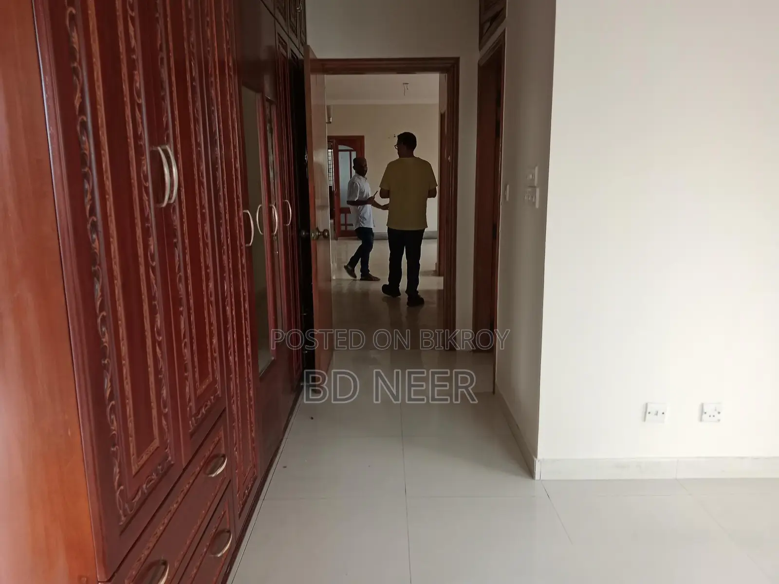 Very well 3250 sft 4 Bed room apt available in Gulshan 2 North side in Gulshan