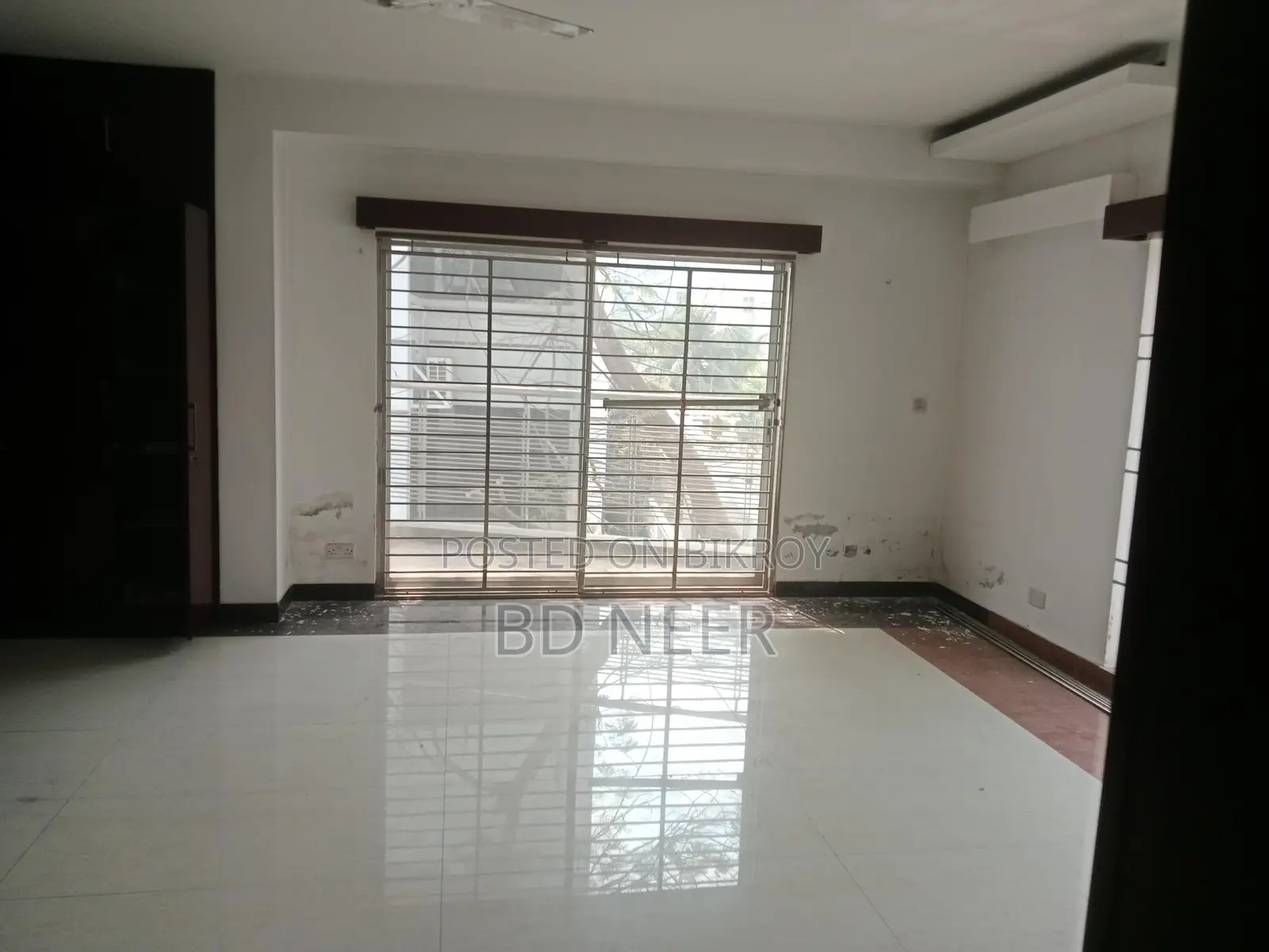 Very Well 4000 Sft 4 Bed Room Apt Rent In Gulshan 2 North Side in Gulshan