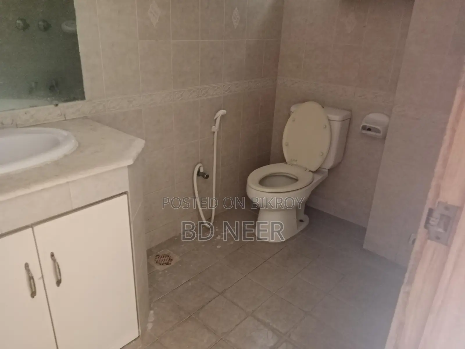 nice looking 2900 sft 4 Bed room apt available in Gulshan in Gulshan