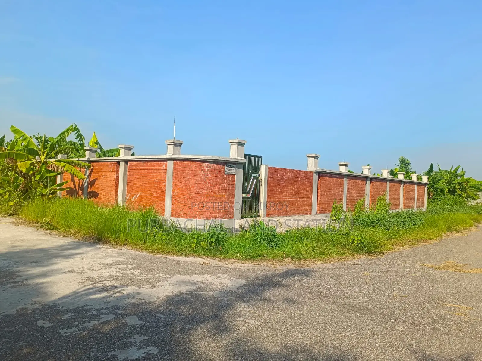 100/54 Fit road corner 10 katha plot urgent sale in sector:24, Purbachal. in Purbachal