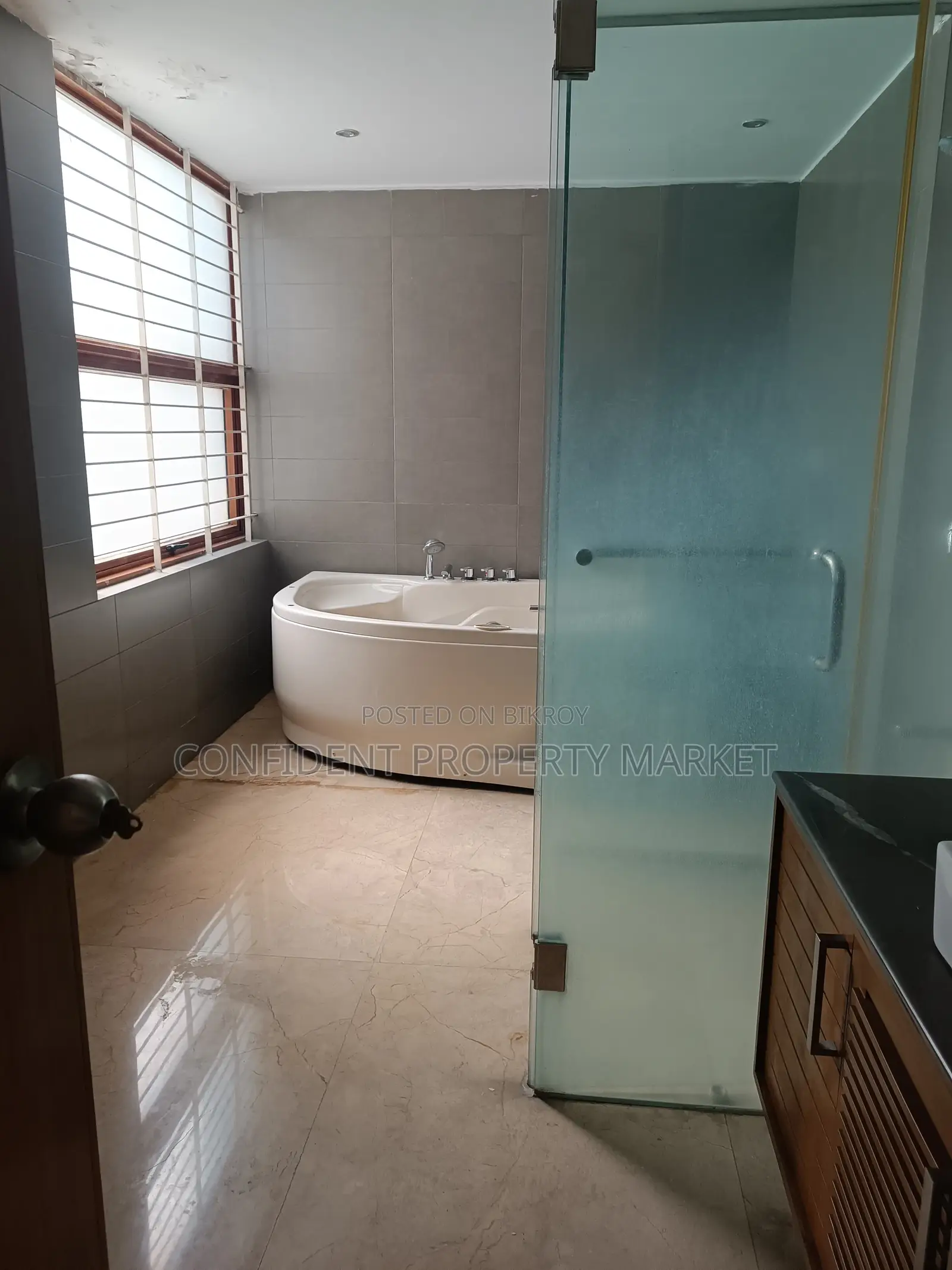 Nice Flat Rent In Baridhara in Baridhara