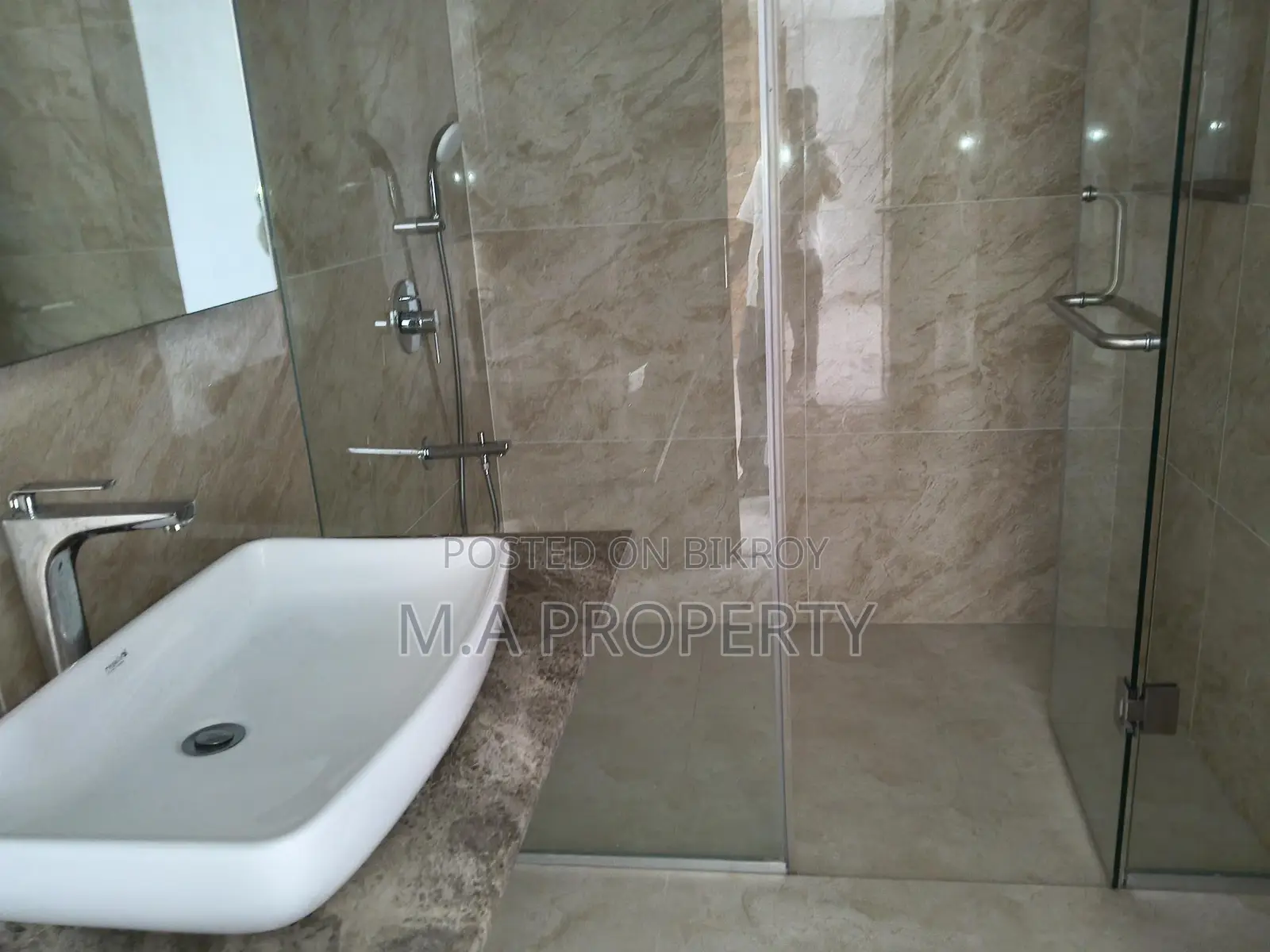 WELL DECORATED 4BED FURNISHED FLAT RENT IN GULSHAN 2 in Gulshan