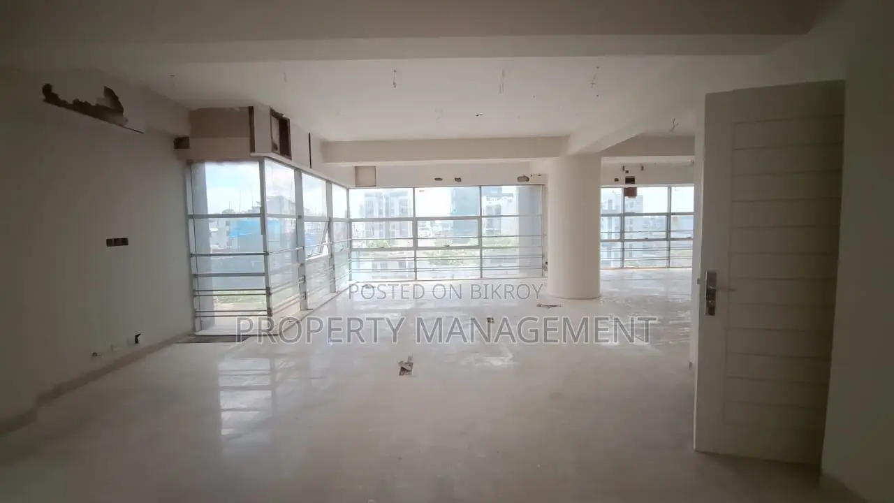 2950Sqft Open Office Space Rent Gulshan1 Nice View in Gulshan