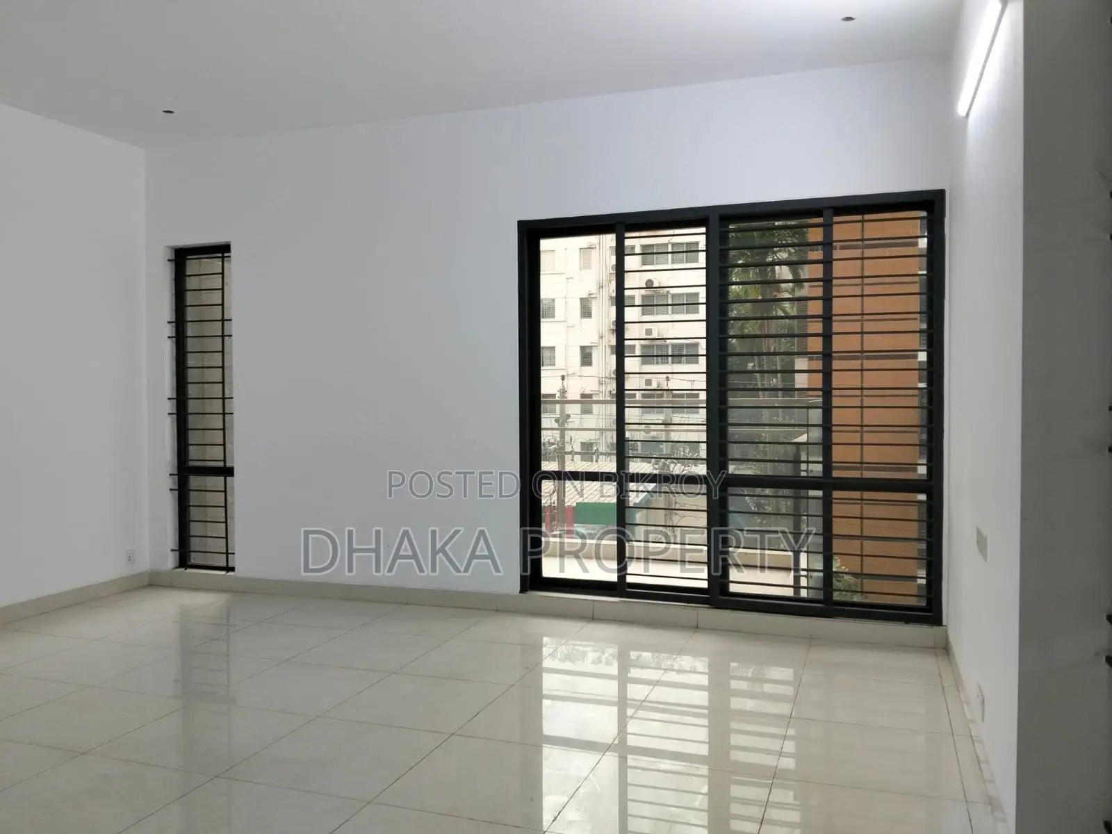 4000 SqFt. 4 Bedroom Brand New Single unit Apartment Rent at Baridhara Diplomatic Zone. in Baridhara