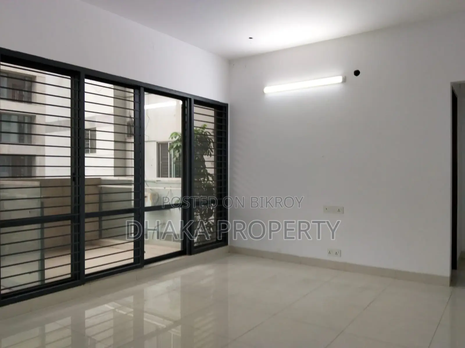 4000 SqFt. 4 Bedroom Brand New Single unit Apartment Rent at Baridhara Diplomatic Zone. in Baridhara