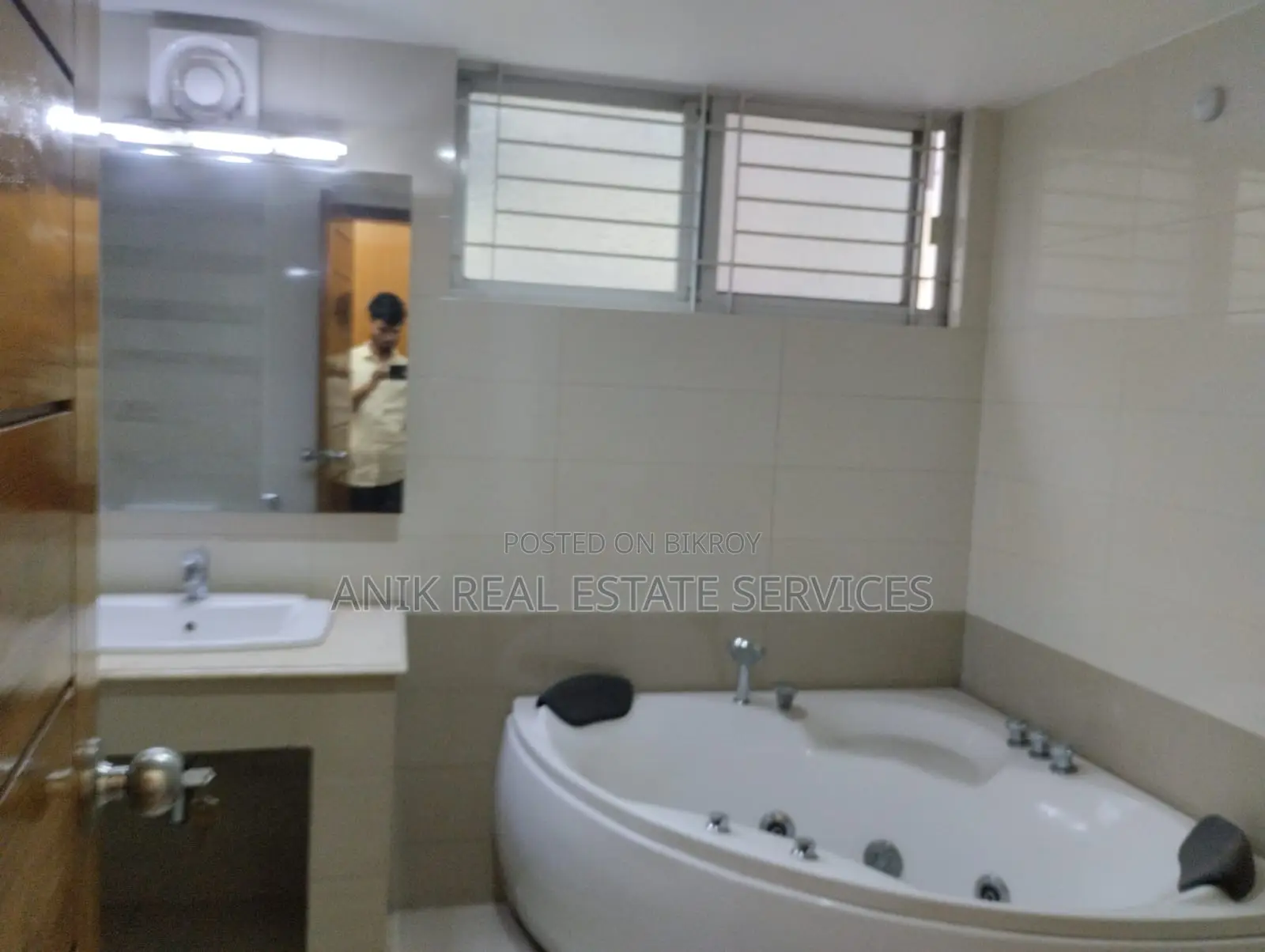 Luxury 4 Bedroom Full Furnished Flat Rent At Gulshan North in Gulshan
