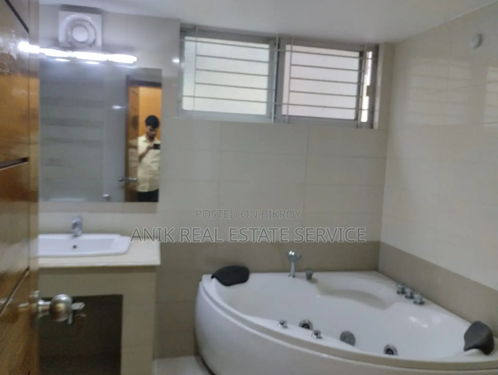 Luxury 4 Bedroom Full Furnished Flat Rent At Gulshan North in Gulshan