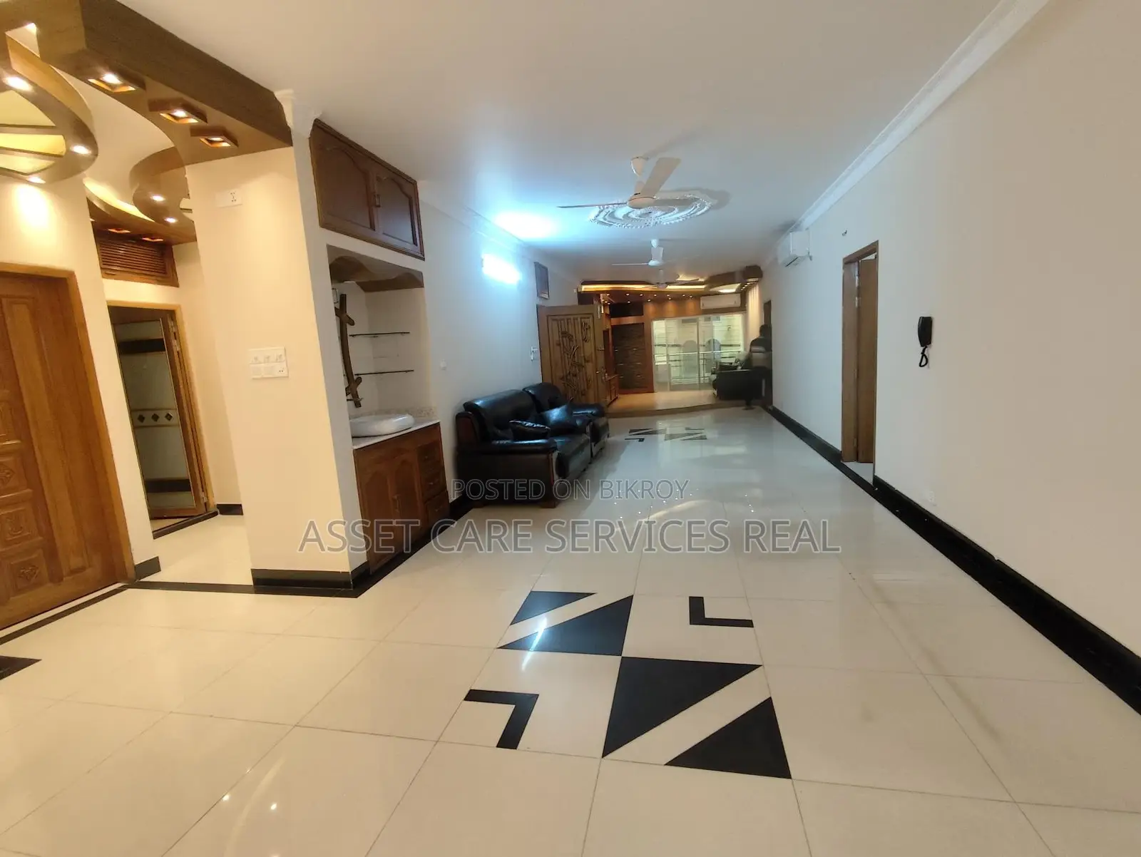 4500-Sqft Duplex Office Space for Rent in Baridhara Diplomatic Zone in Baridhara