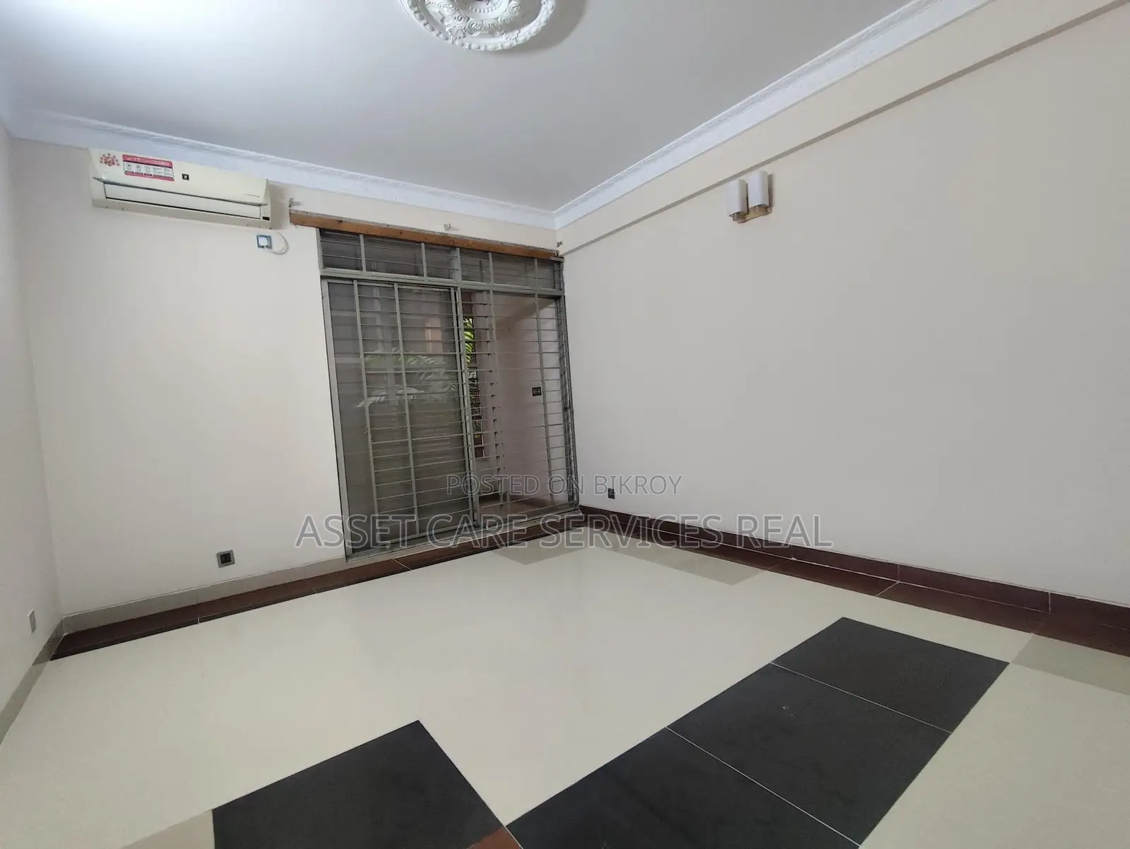 4Bed Semi-Furnished Apartment Rent Baridhara Diplomatic Zone in Baridhara